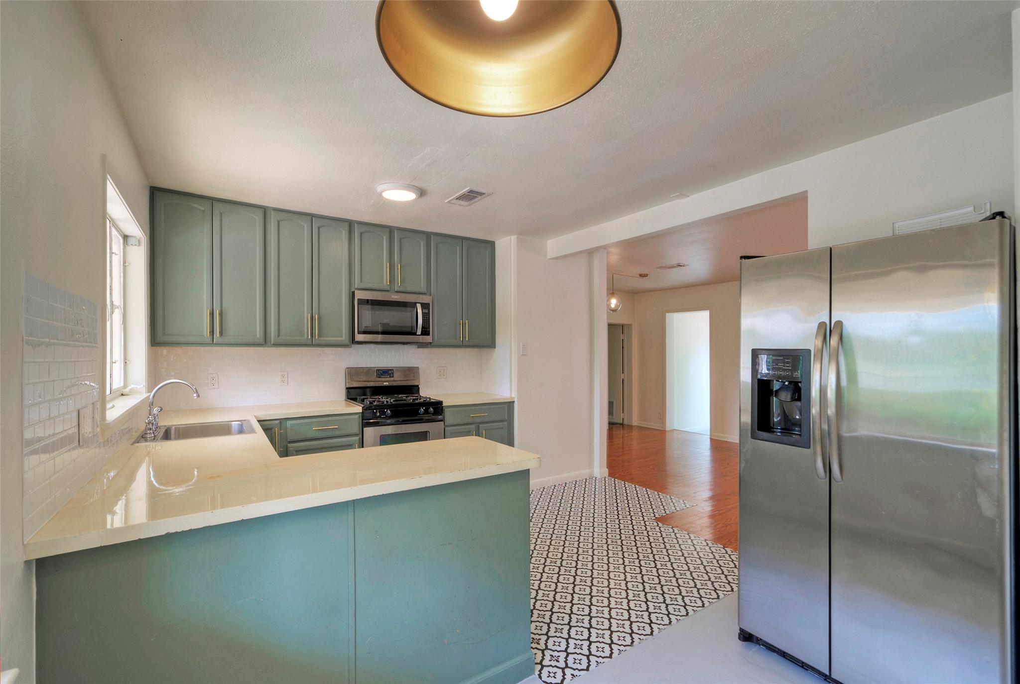 1803 Pearl St Property Photo 5