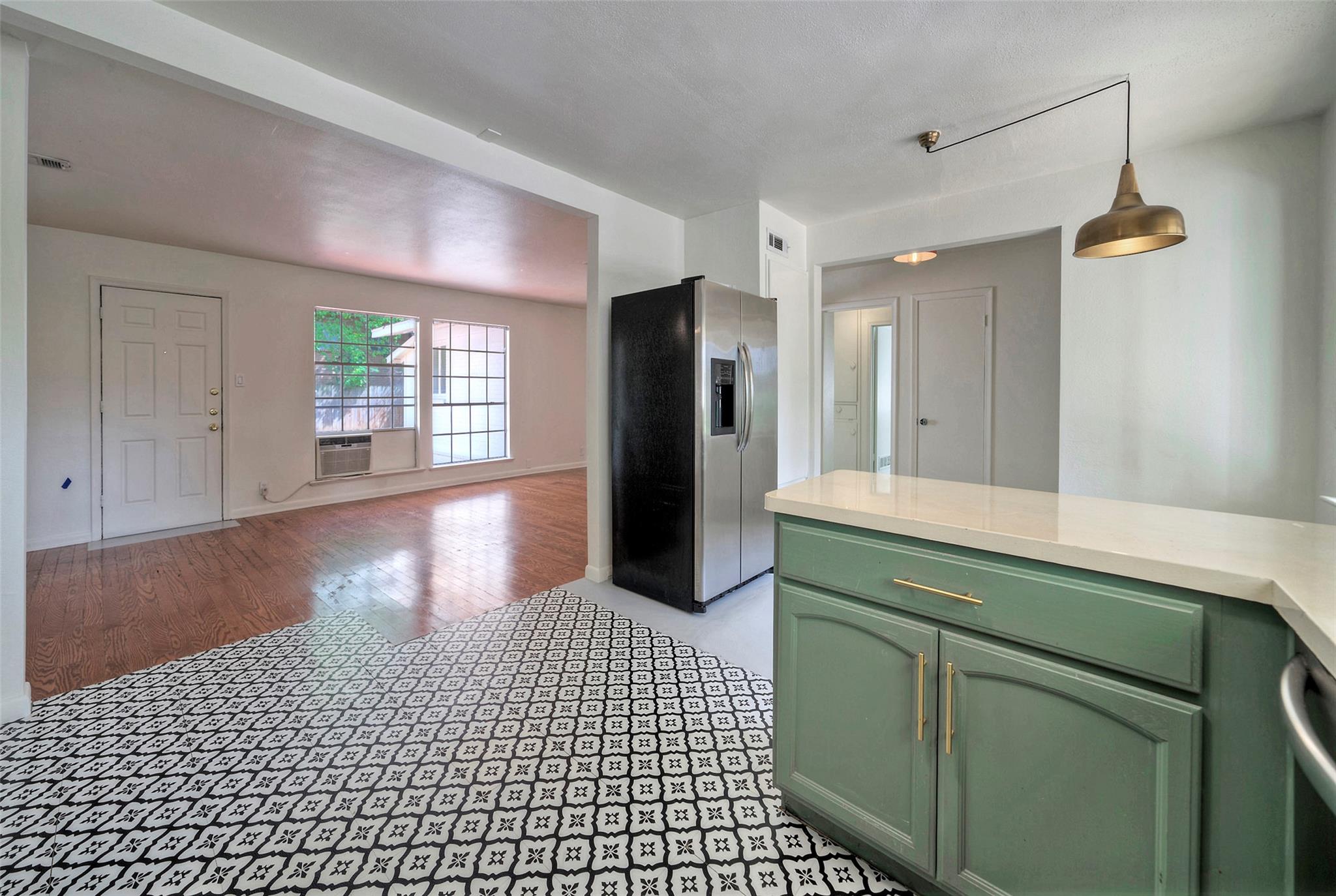 1803 Pearl St Property Photo 6