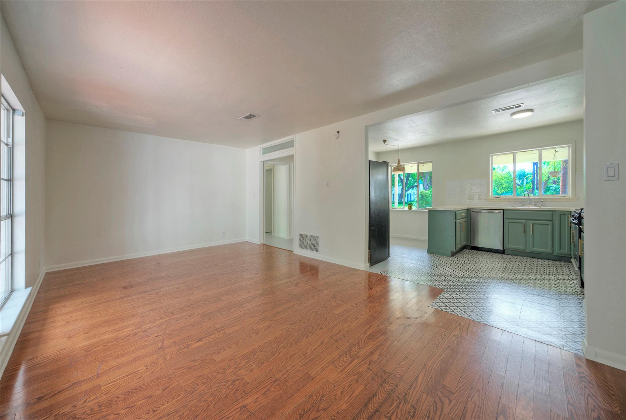 1803 Pearl St Property Photo 10