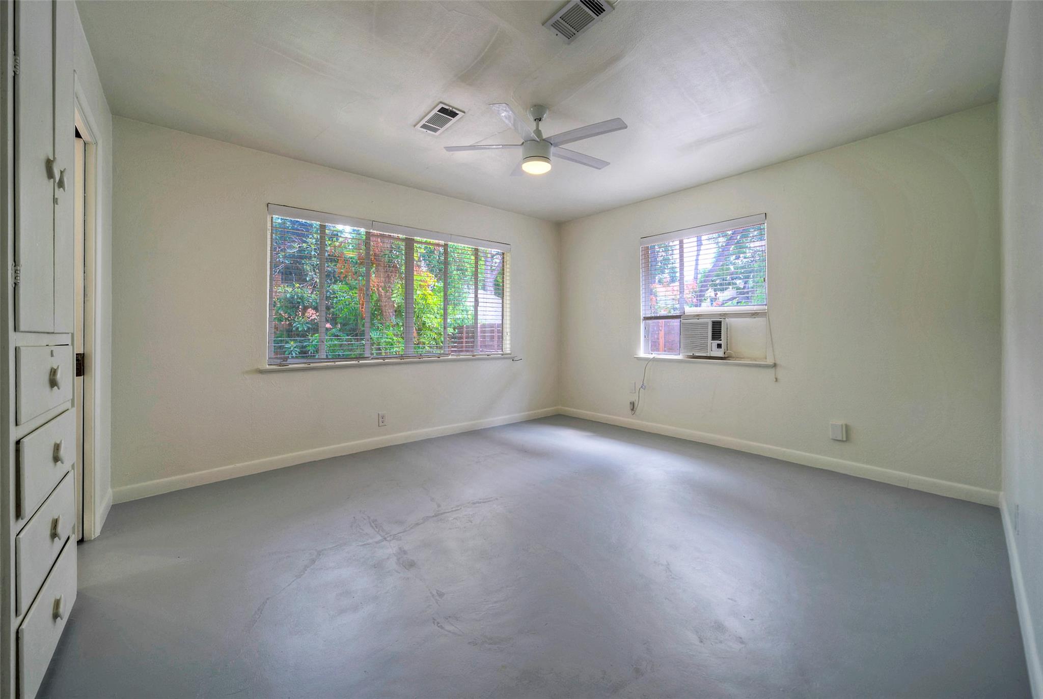 1803 Pearl St Property Photo 11