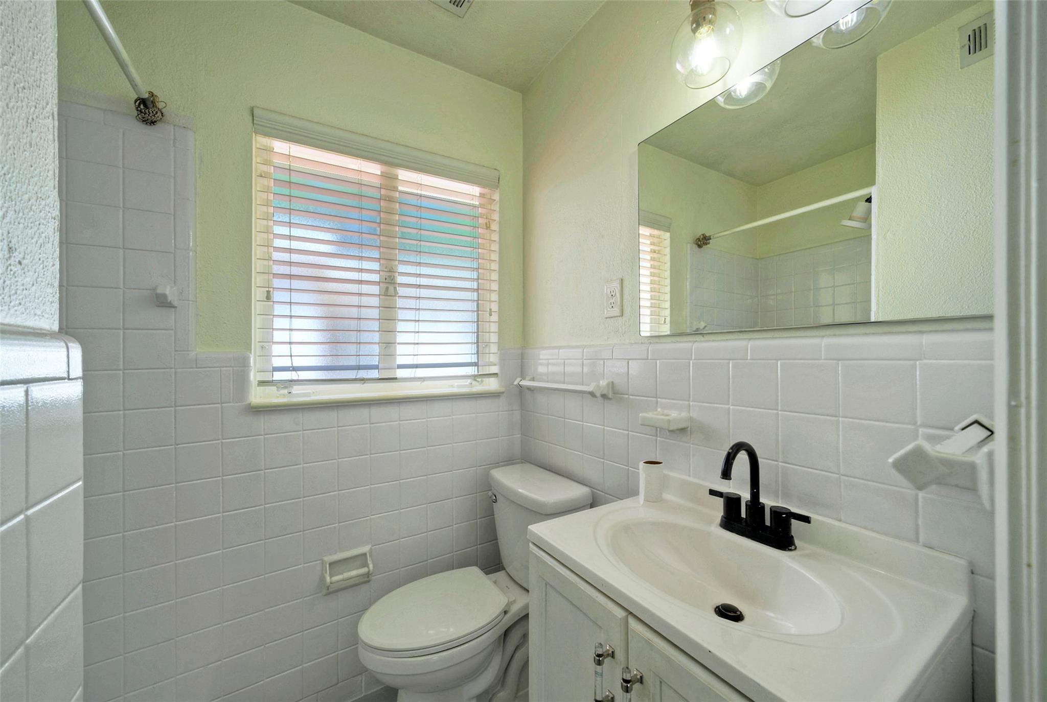 1803 Pearl St Property Photo 14