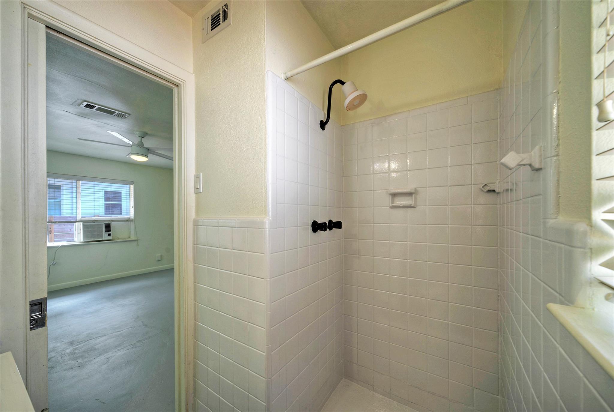 1803 Pearl St Property Photo 15