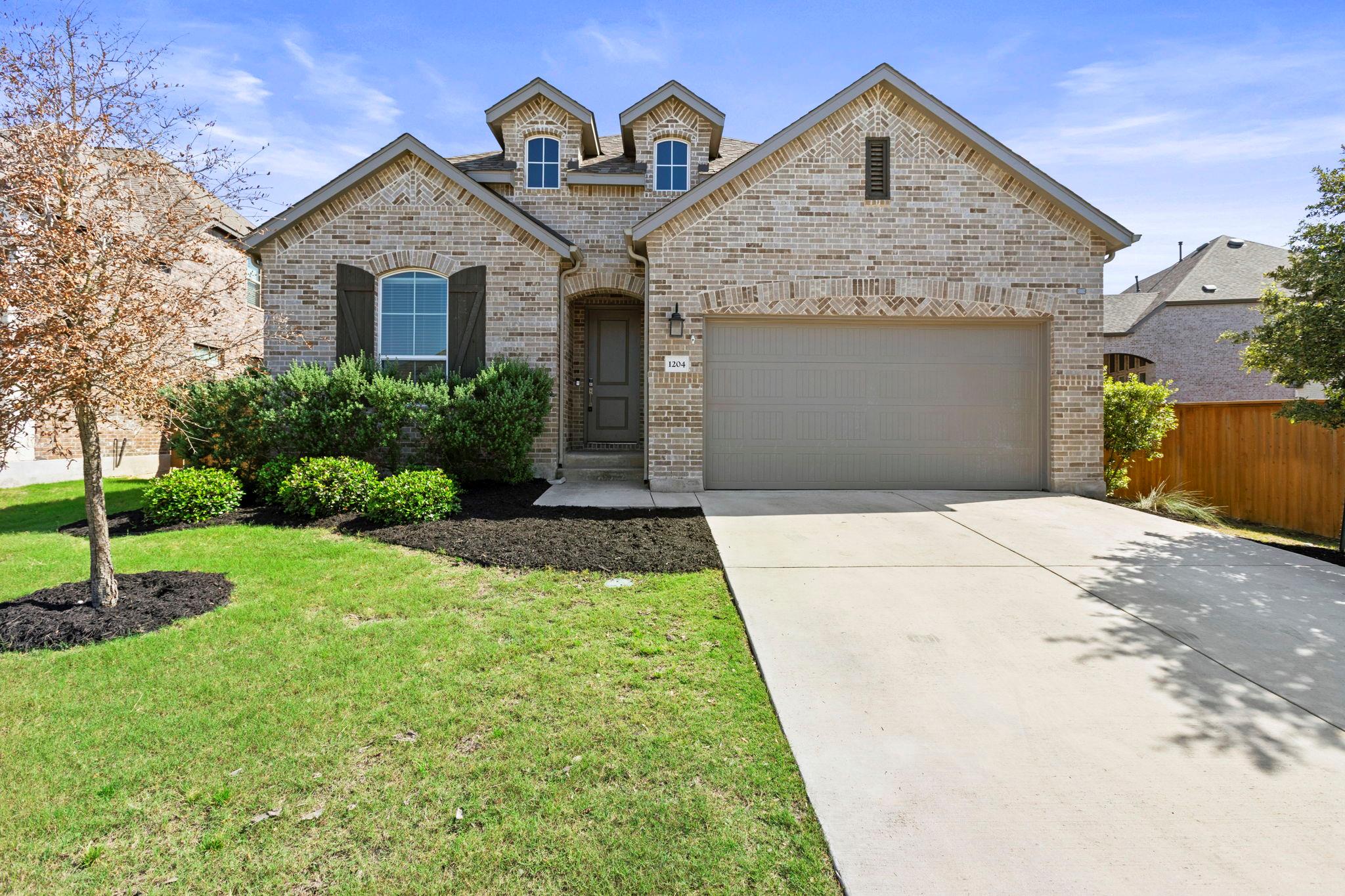 1204 Texas Ash Ln Property Photo 2
