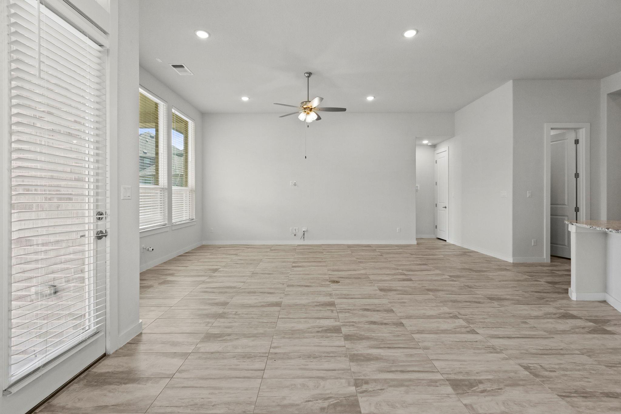 1204 Texas Ash Ln Property Photo 12