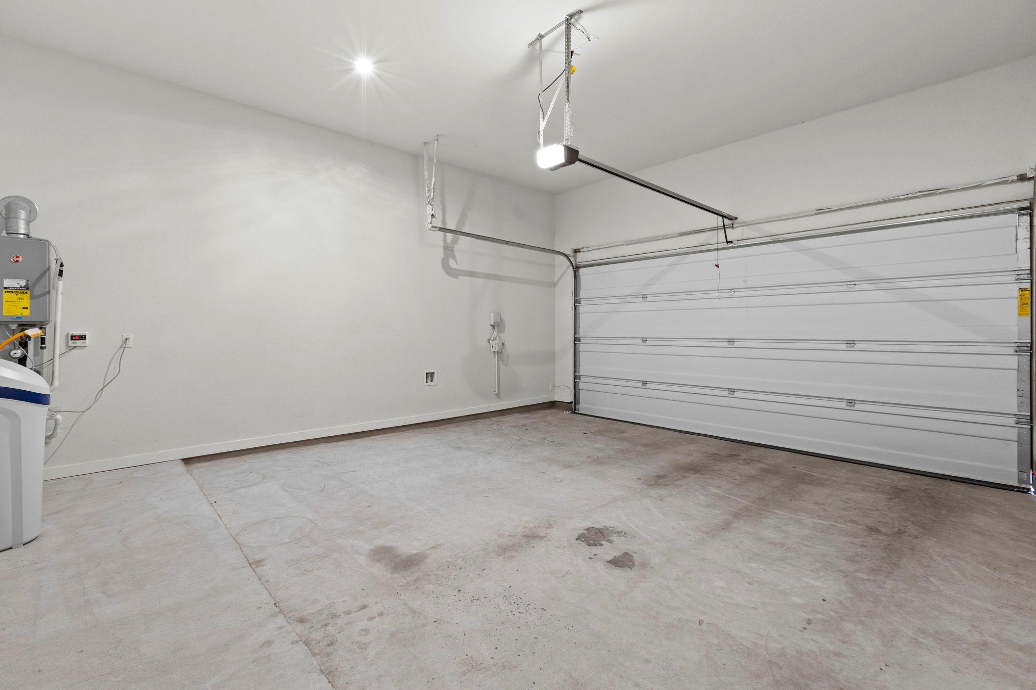 1204 Texas Ash Ln Property Photo 33
