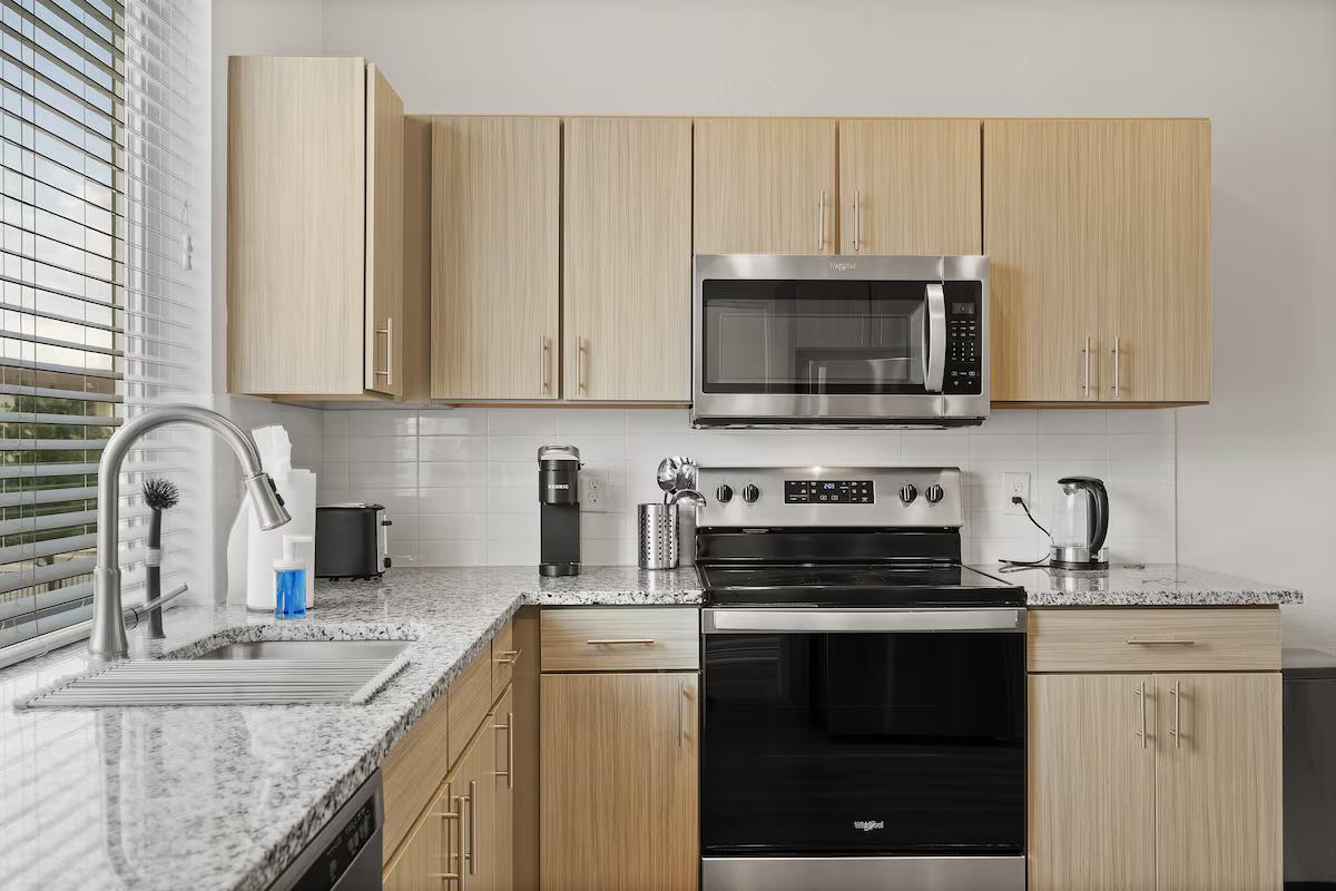 1201 W Whitestone Blvd #H-203 Property Photo 1