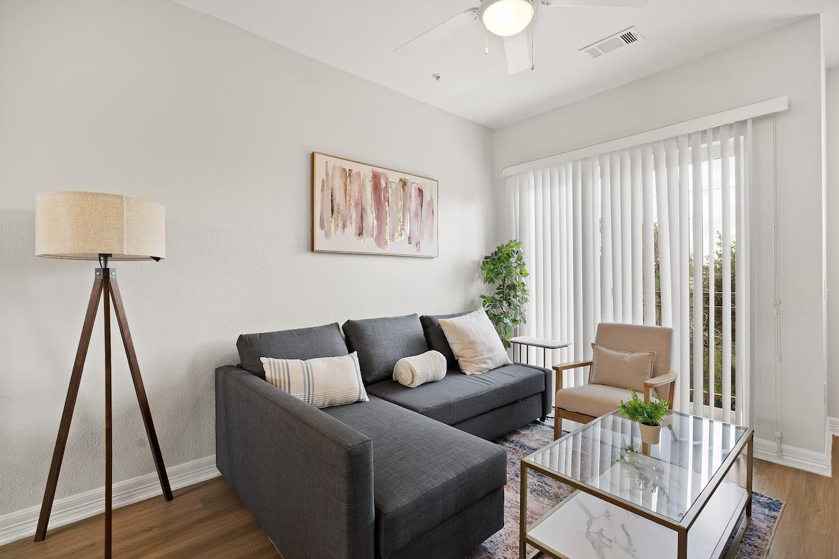 1201 W Whitestone Blvd #h-203 Property Photo 9