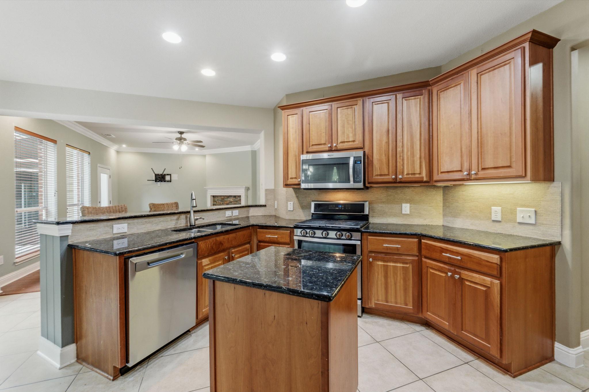 1239 Pine Forest Cir Property Photo 10