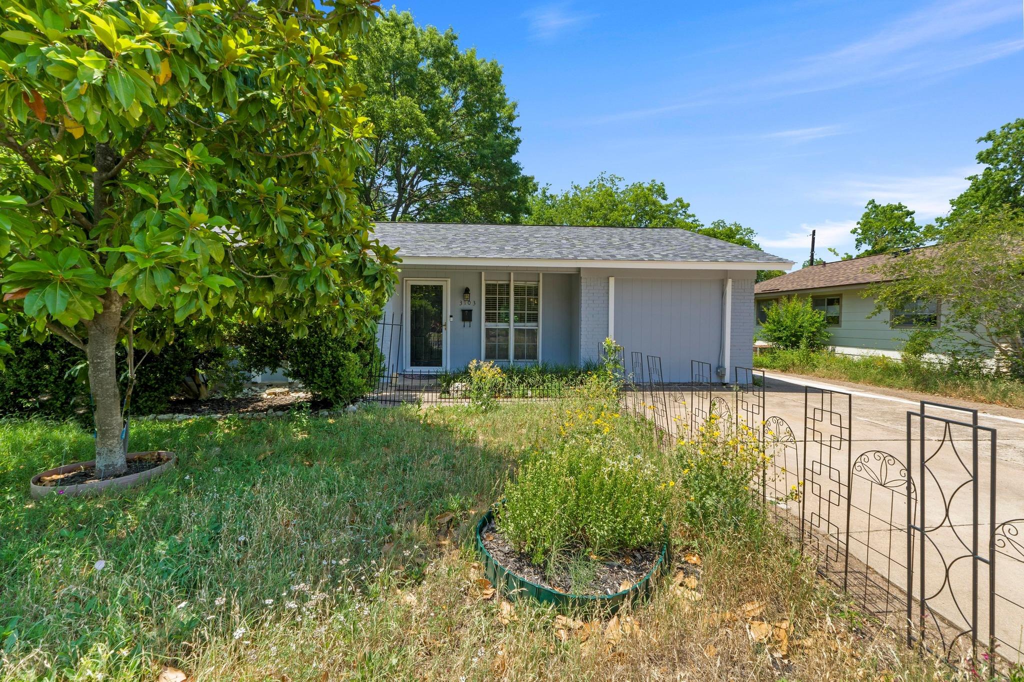 3103 Steck Ave Property Photo 1