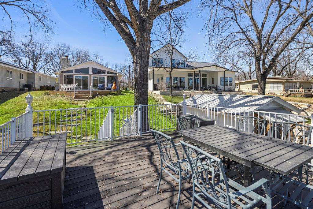 2546 Williams Lakeshore Property Photo