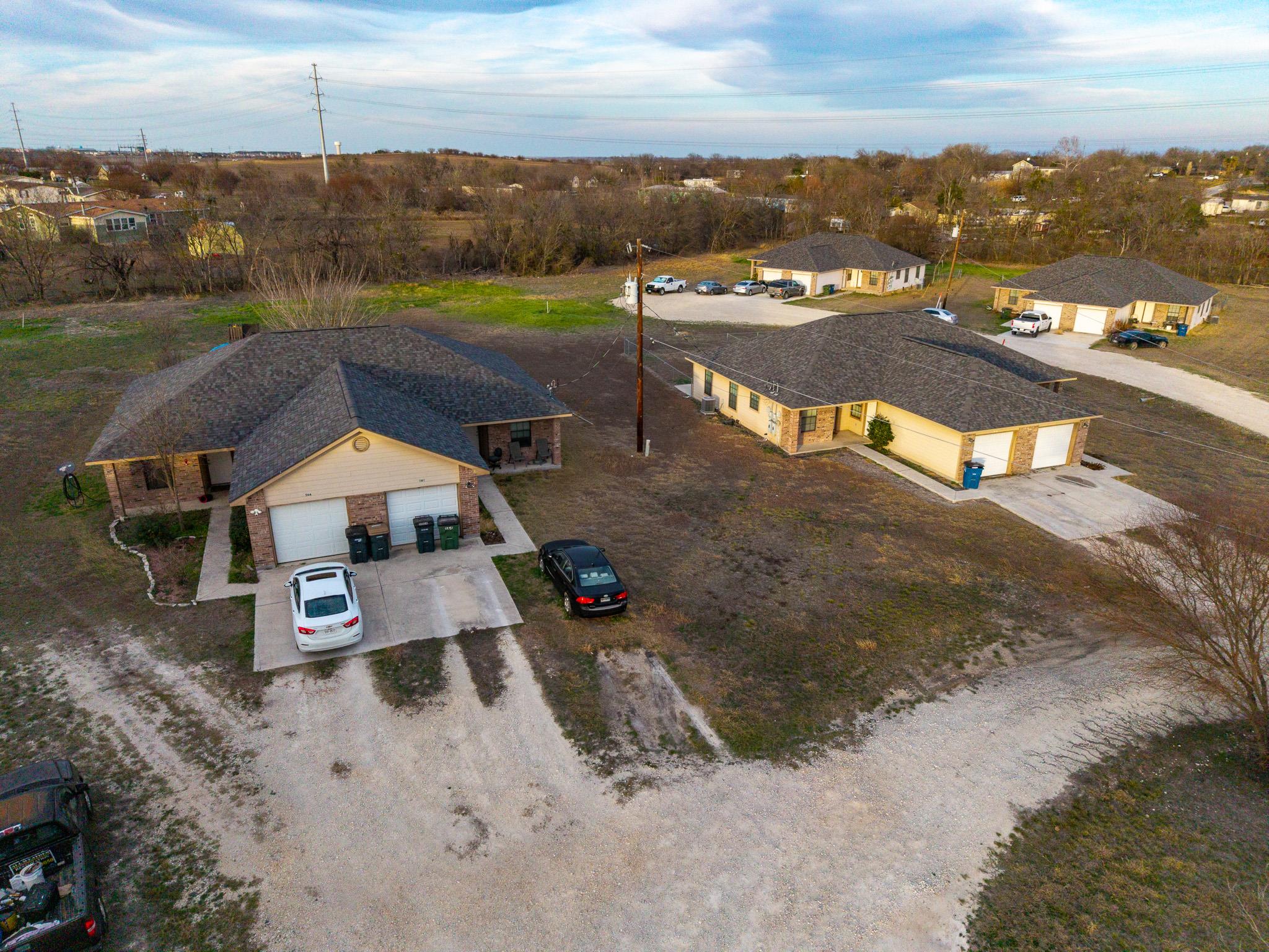 540-566 Crest Circle Dr Property Photo 3