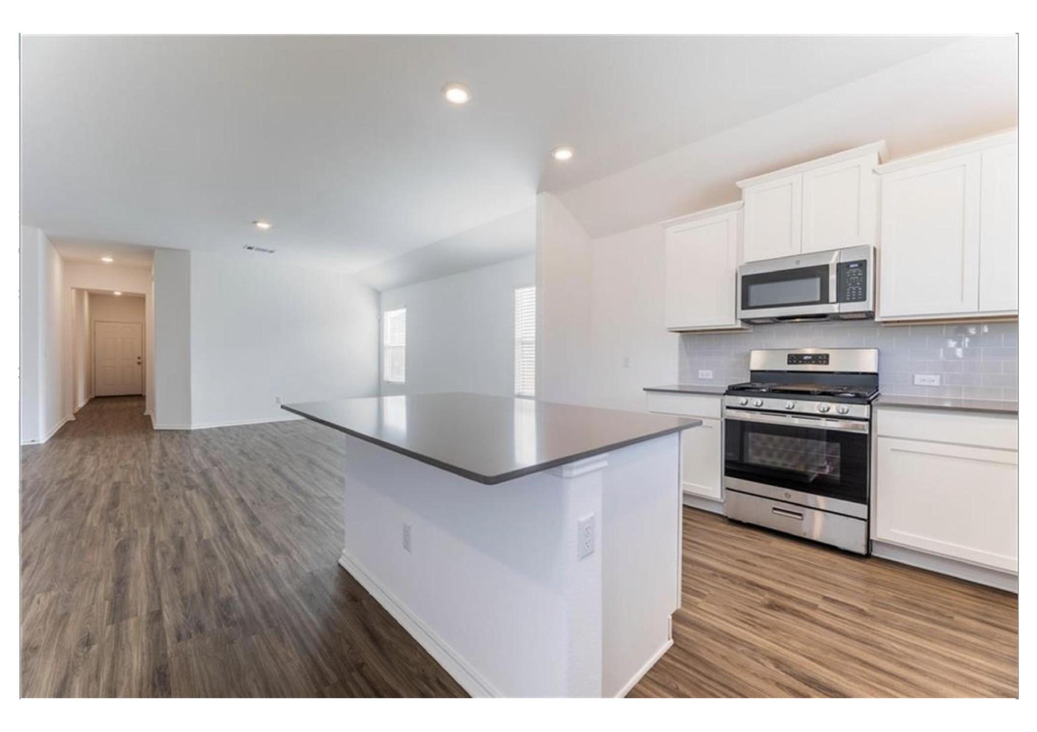 381 Jack Ryan St Property Photo 2
