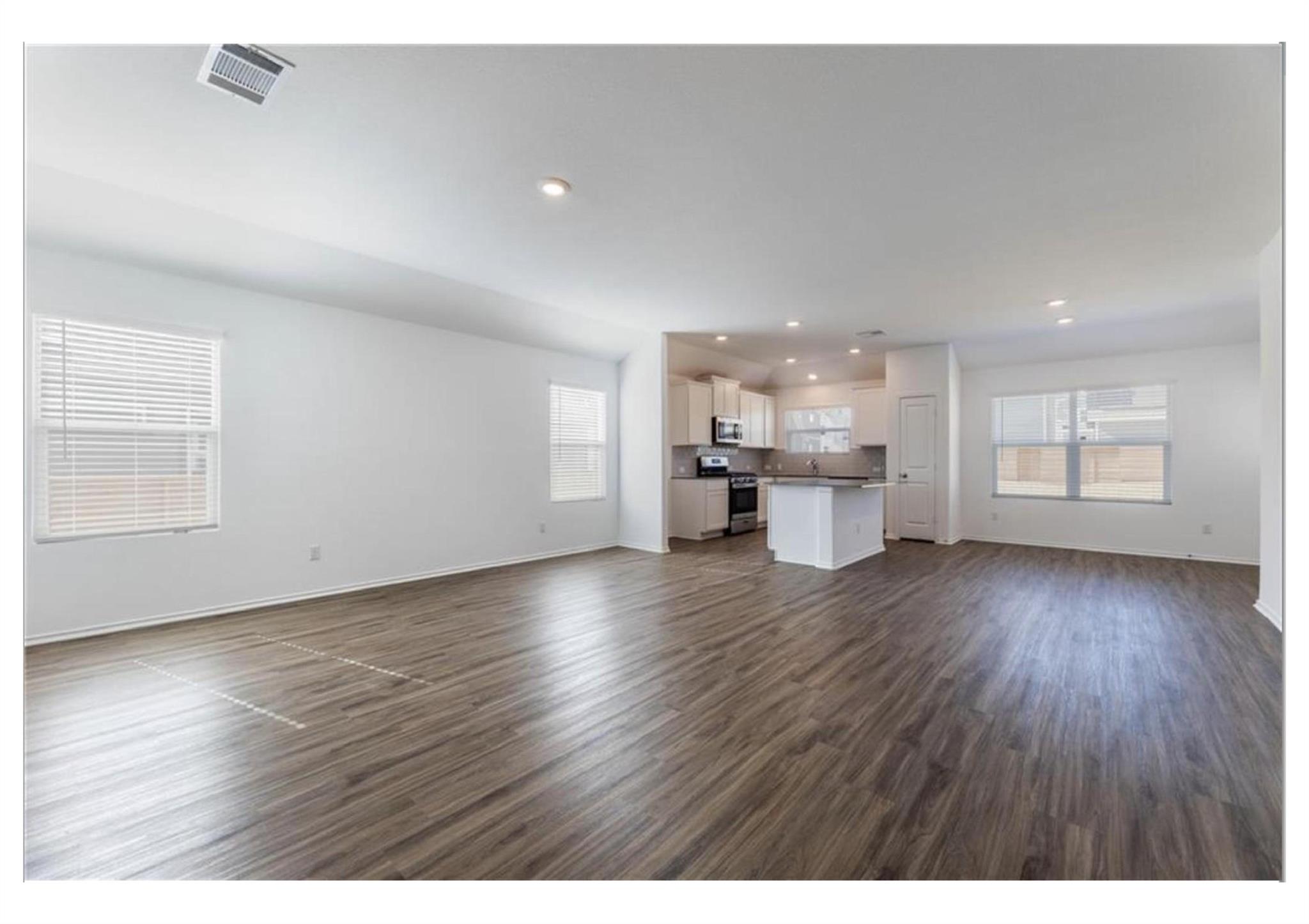 381 Jack Ryan St Property Photo 3
