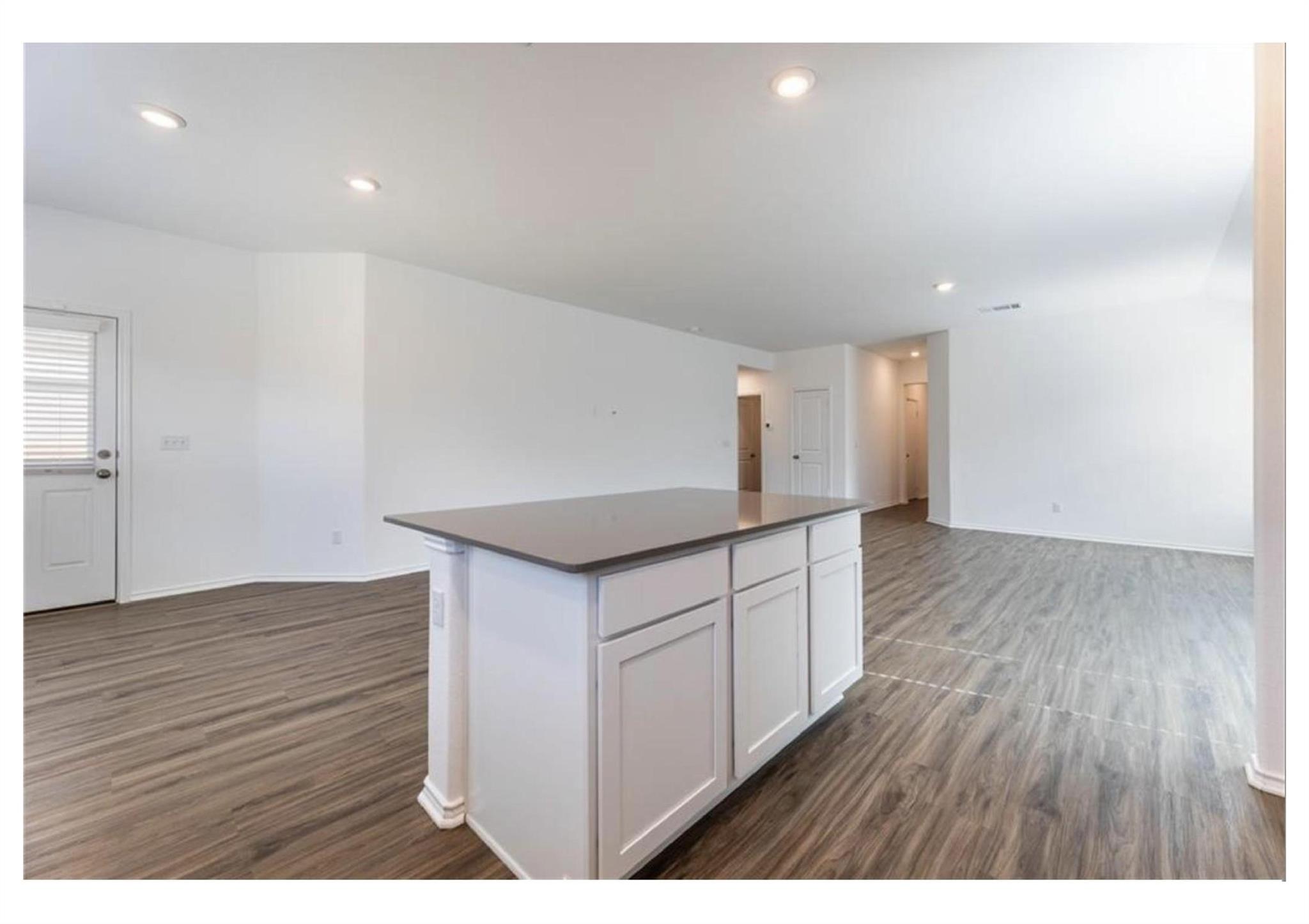 381 Jack Ryan St Property Photo 5