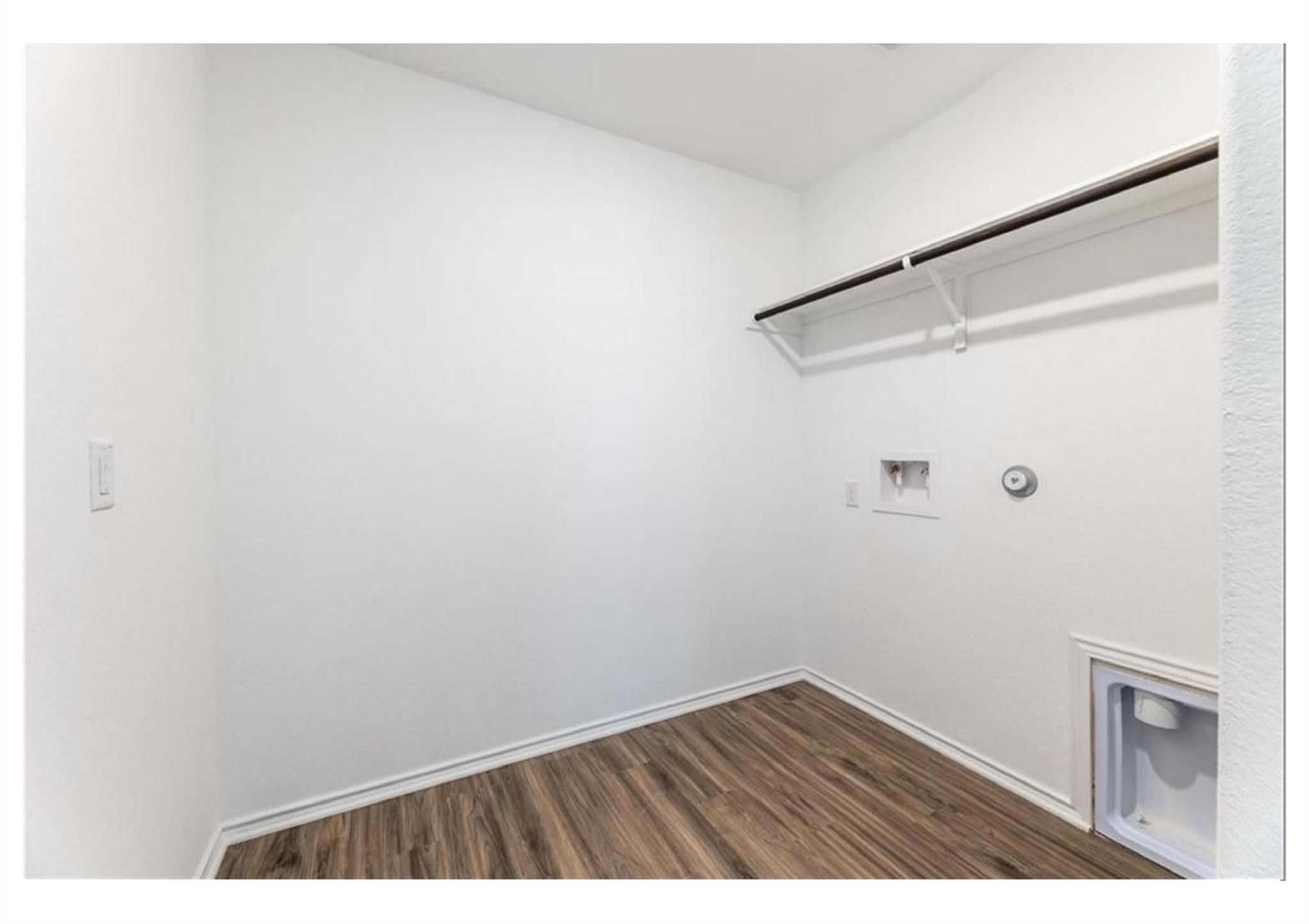 381 Jack Ryan St Property Photo 12