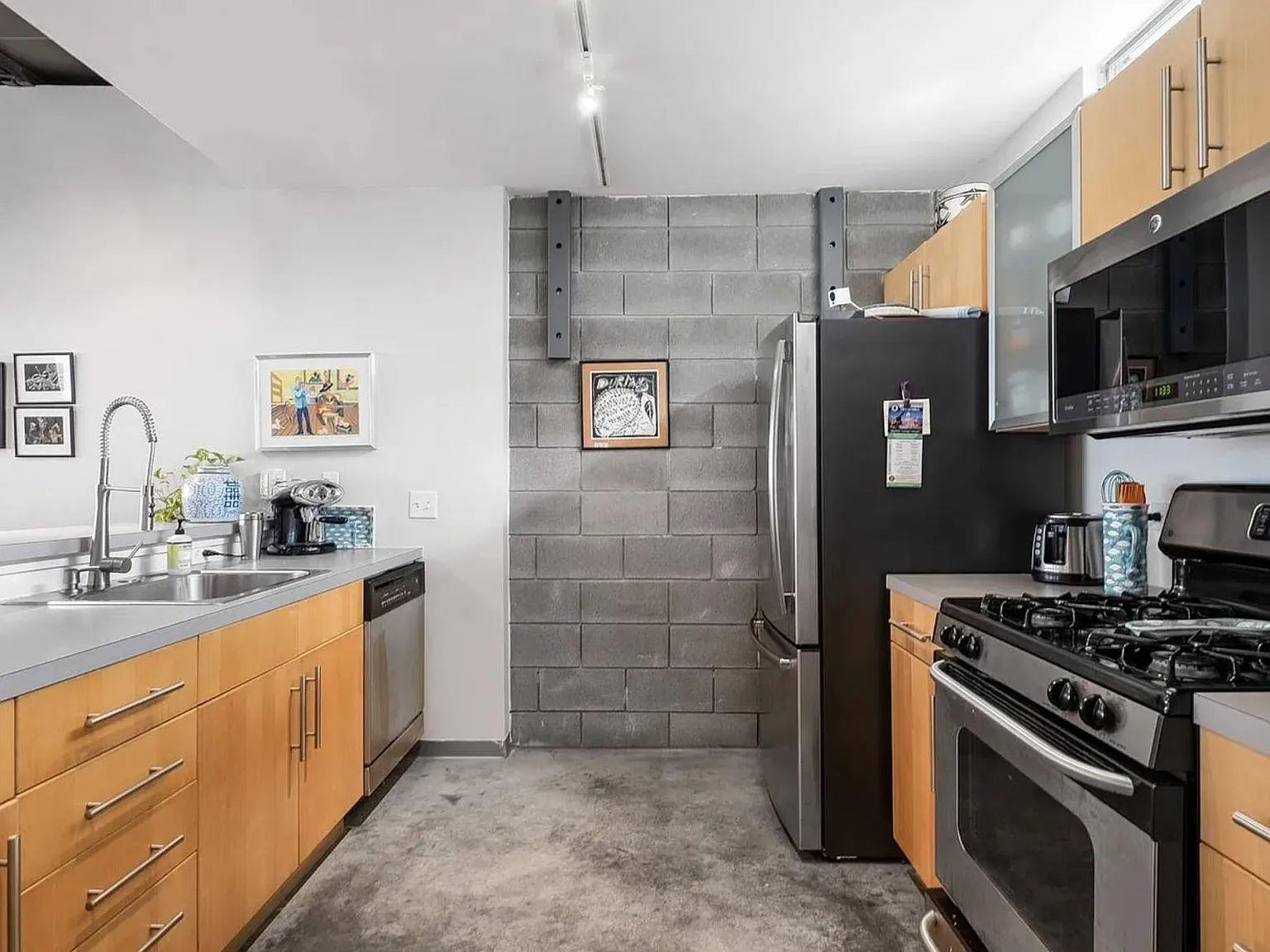 4801 S Congress Ave #p3 Property Photo 3