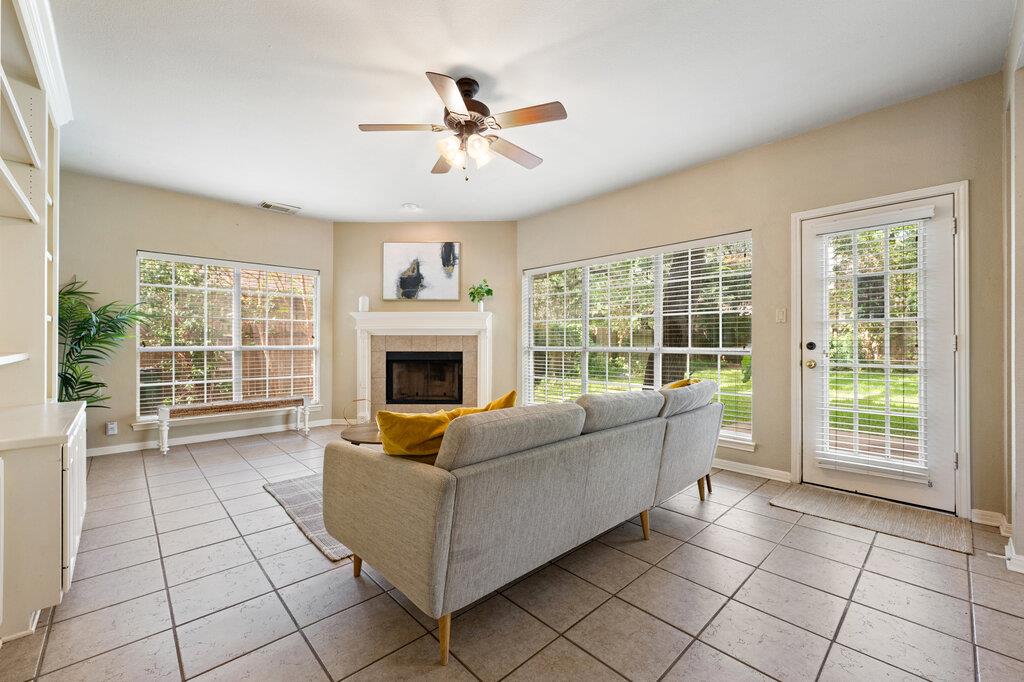 10404 Wolftrap Dr Property Photo 10