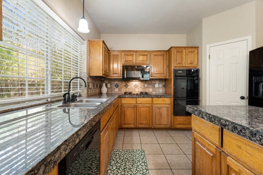 10404 Wolftrap Dr Property Photo 16