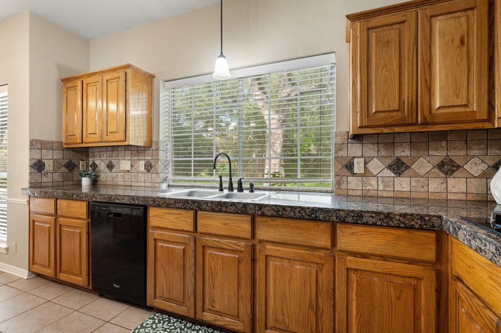 10404 Wolftrap Dr Property Photo 18