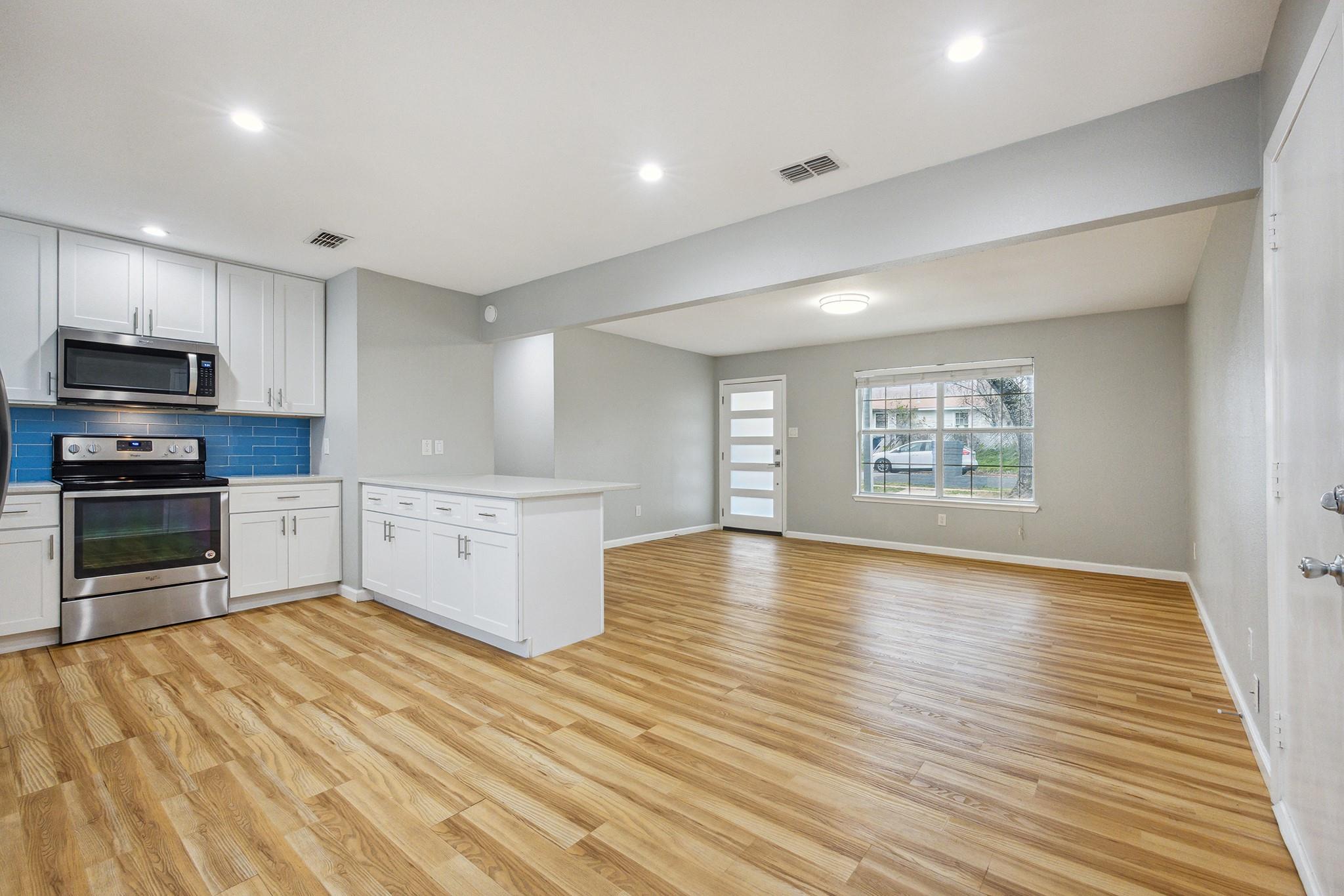 1111 Lawson Ln Property Photo 5