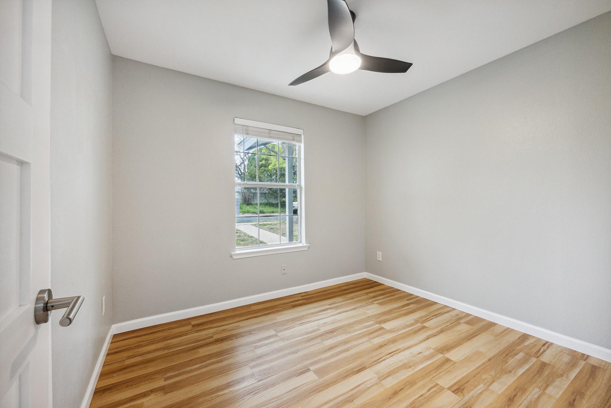 1111 Lawson Ln Property Photo 13