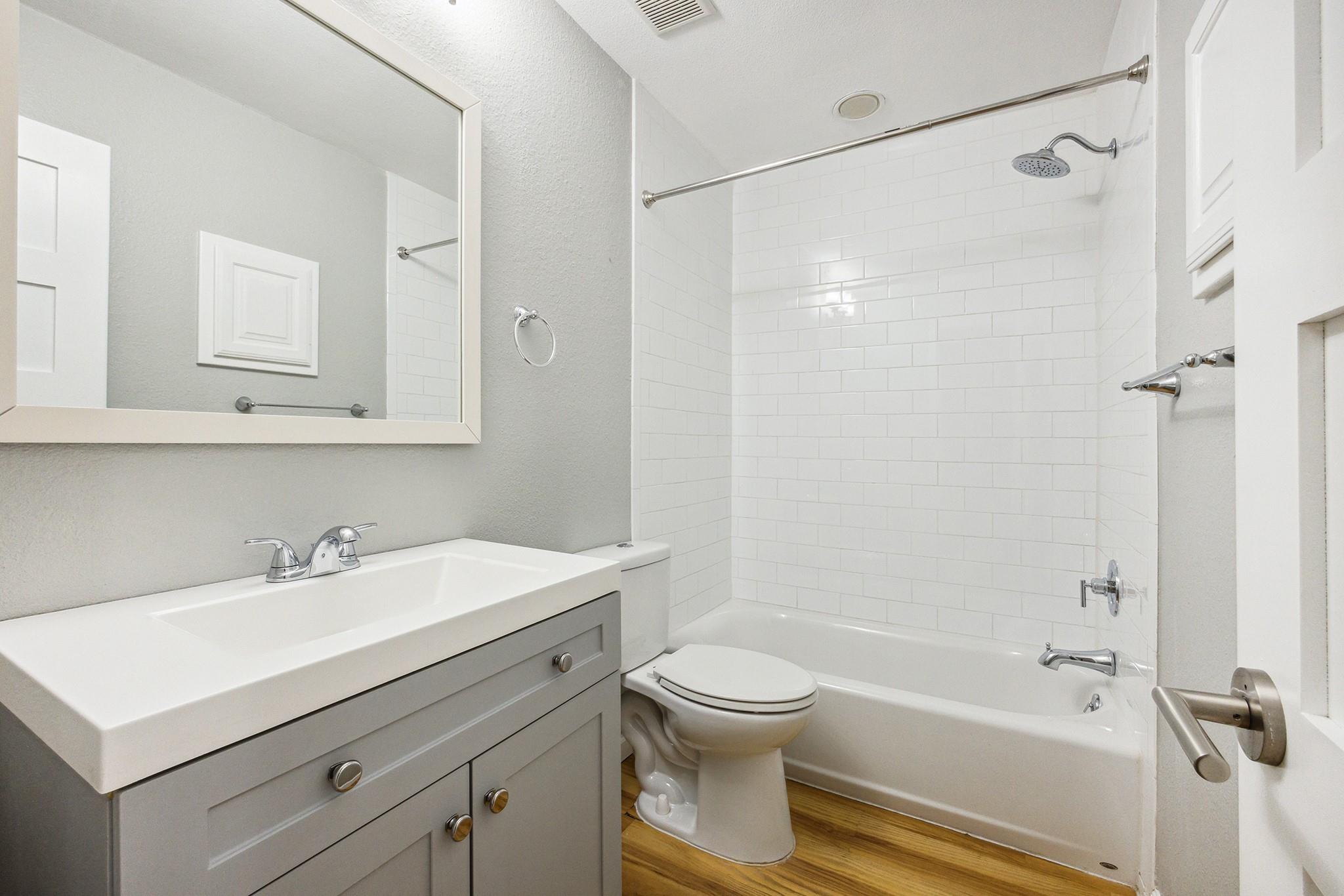 1111 Lawson Ln Property Photo 15