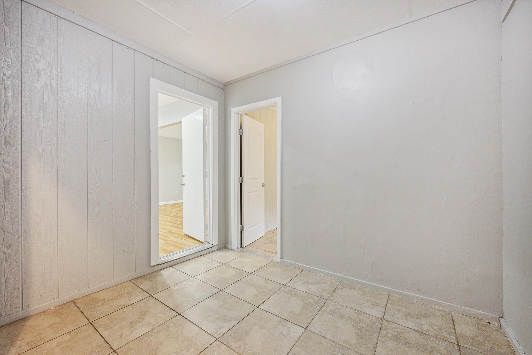 1111 Lawson Ln Property Photo 17