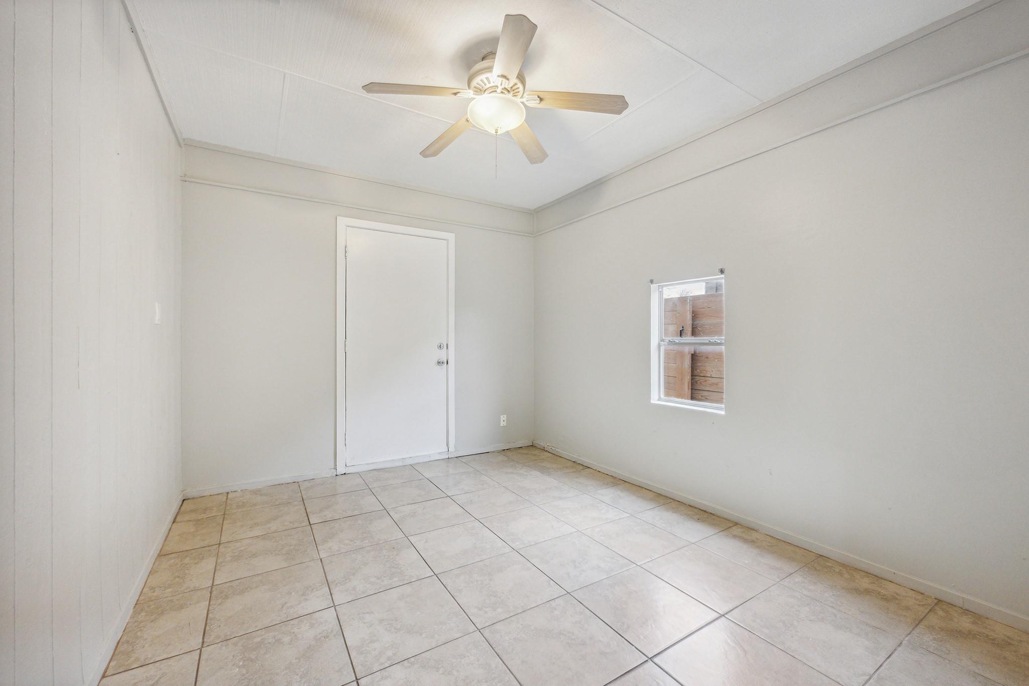 1111 Lawson Ln Property Photo 18