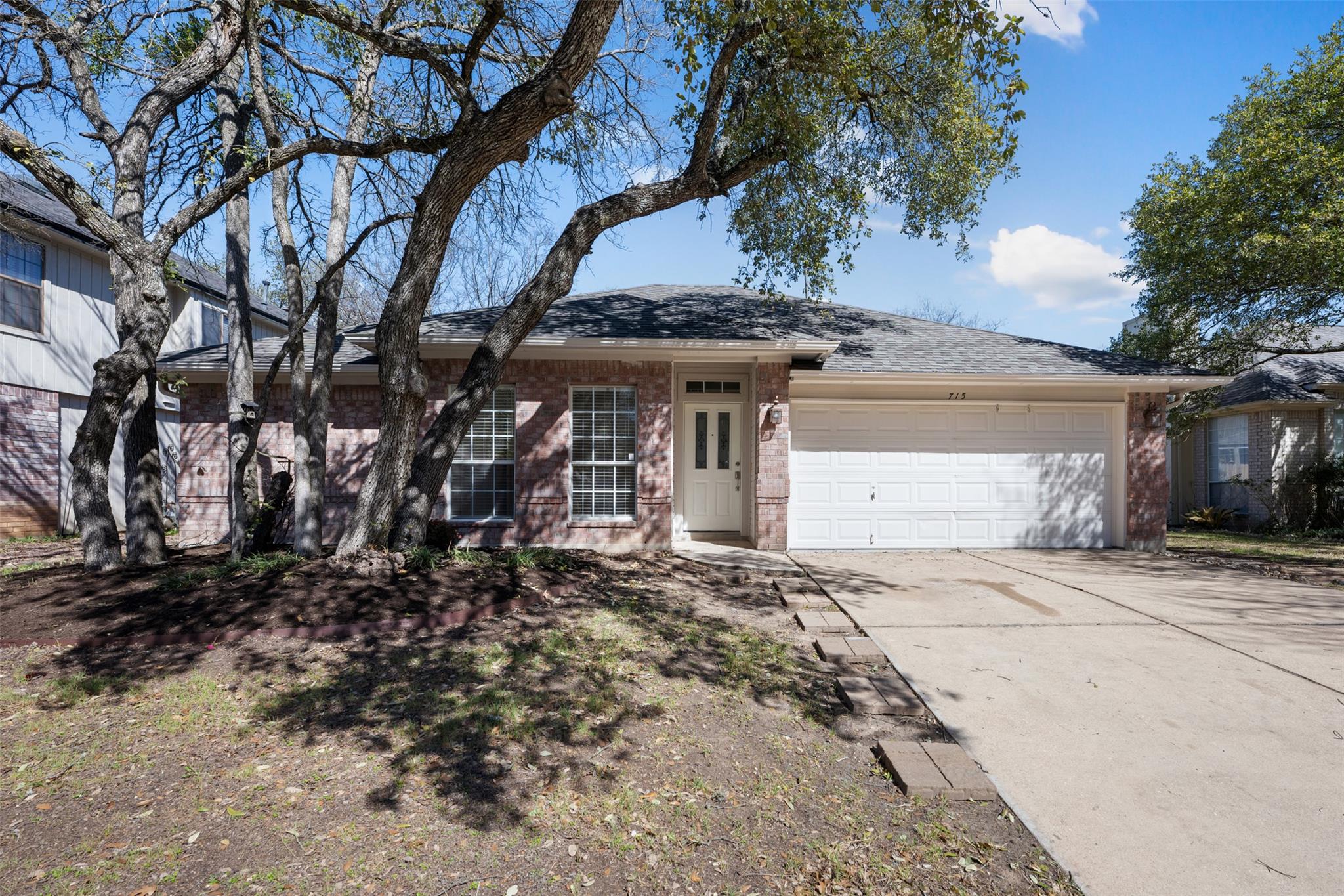 715 Spring Hollow Dr Property Photo