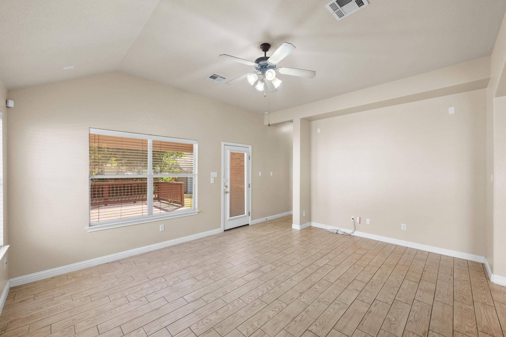 10409 Yellowstone Dr Property Photo 5
