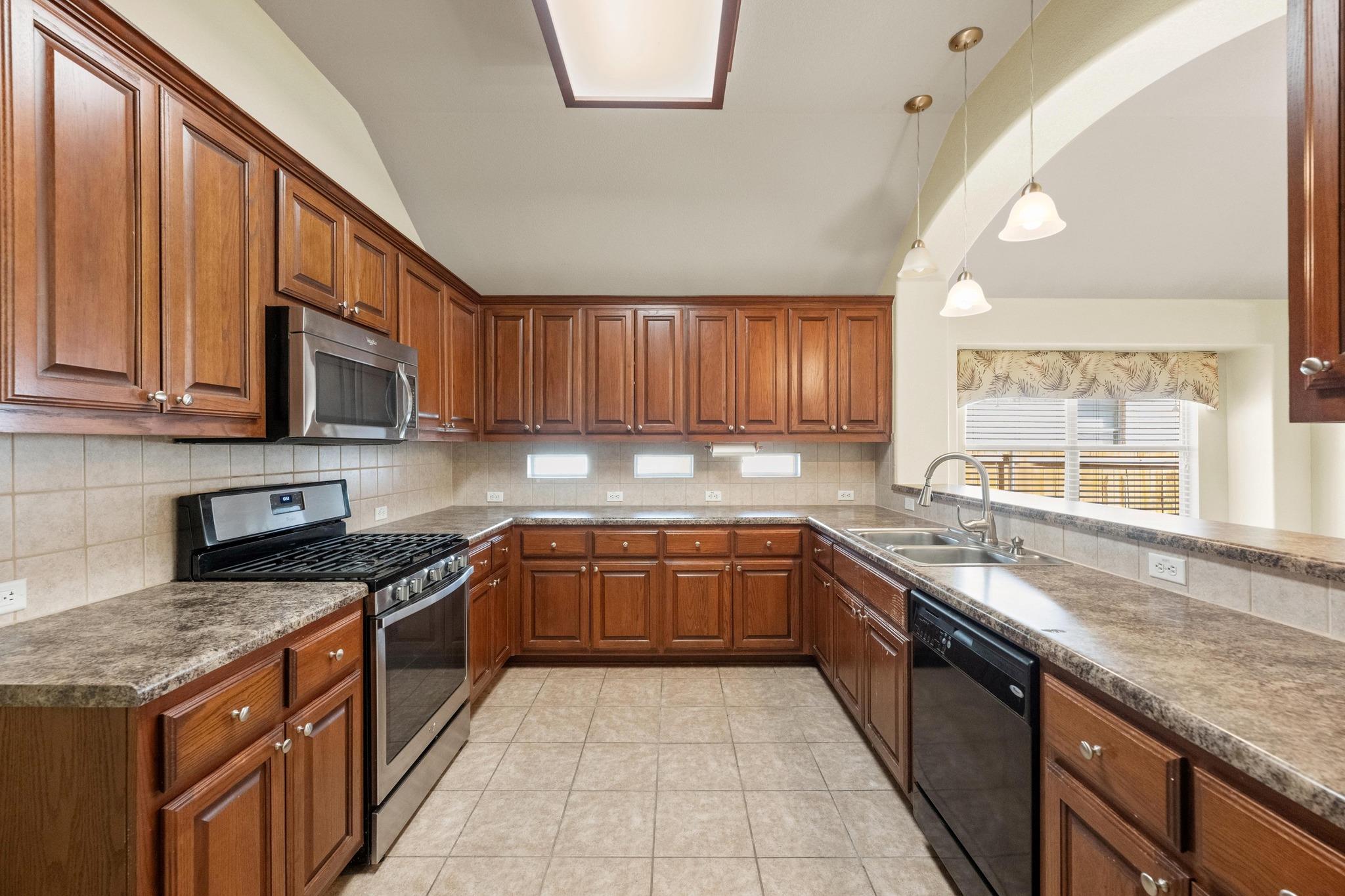 10409 Yellowstone Dr Property Photo 6