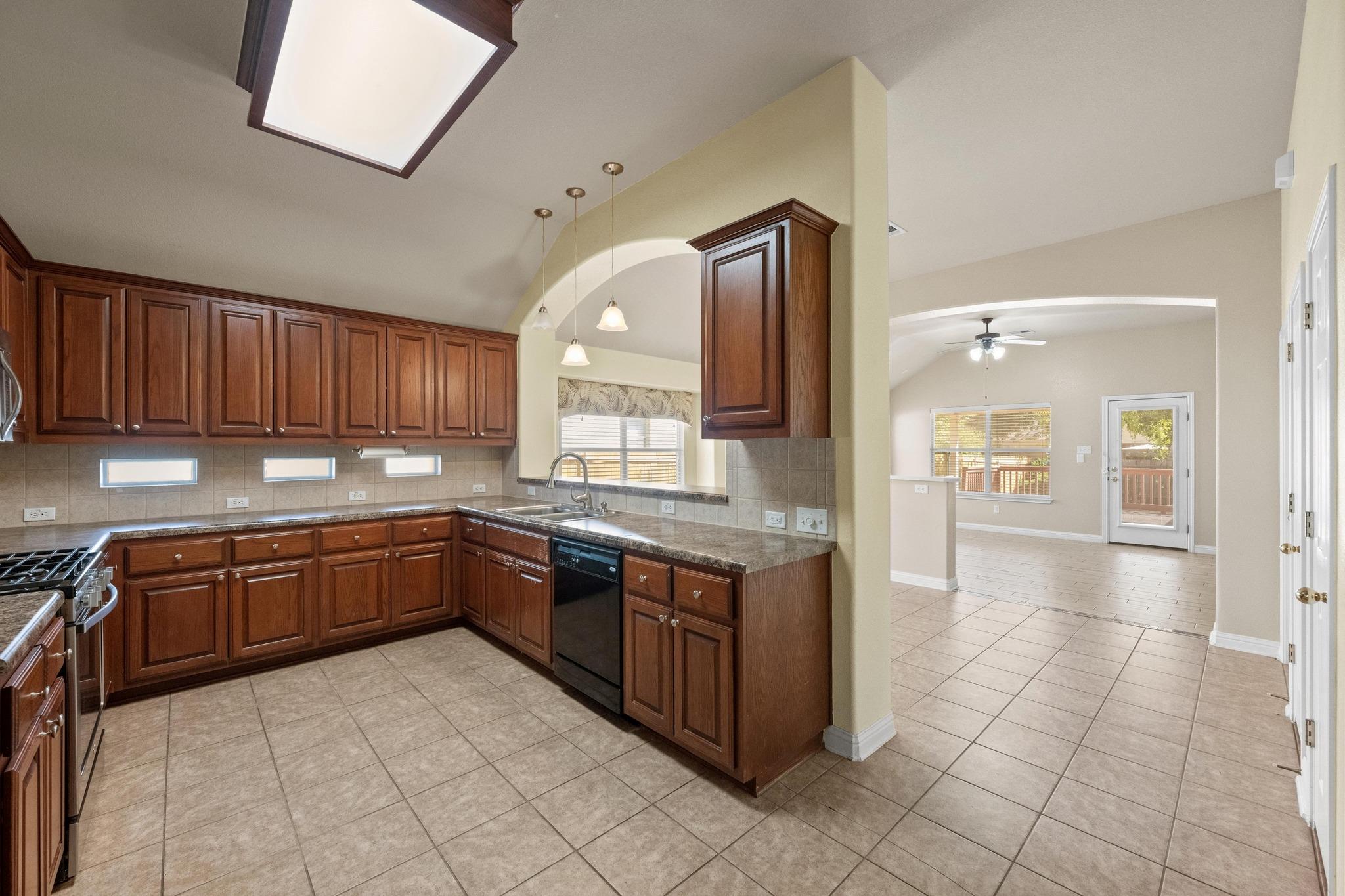 10409 Yellowstone Dr Property Photo 7