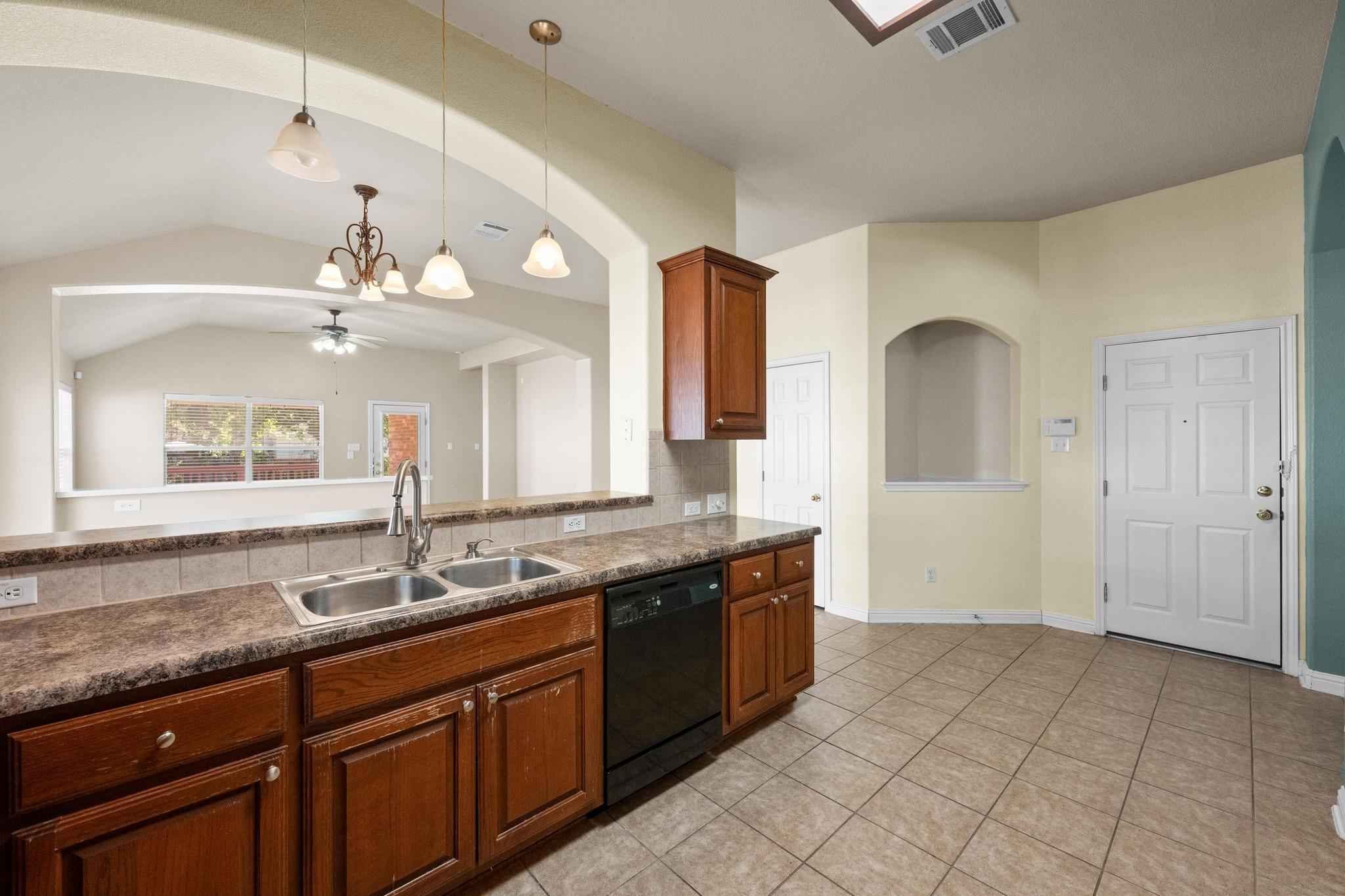 10409 Yellowstone Dr Property Photo 9