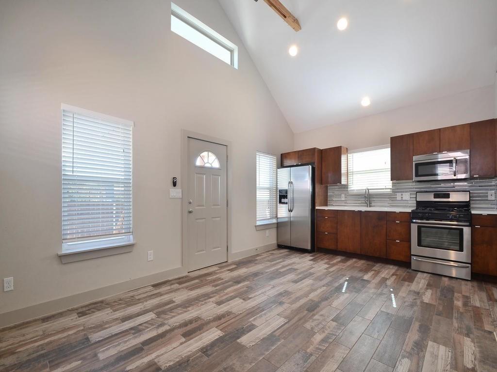 3141 E 12th St #c Property Photo 3
