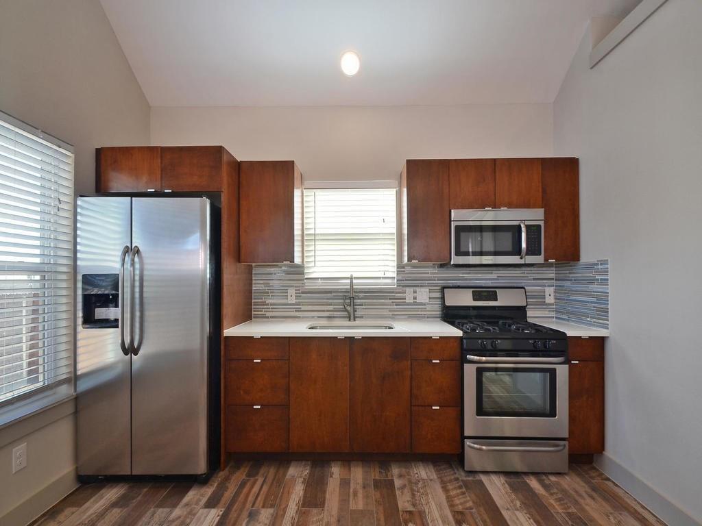 3141 E 12th St #c Property Photo 4