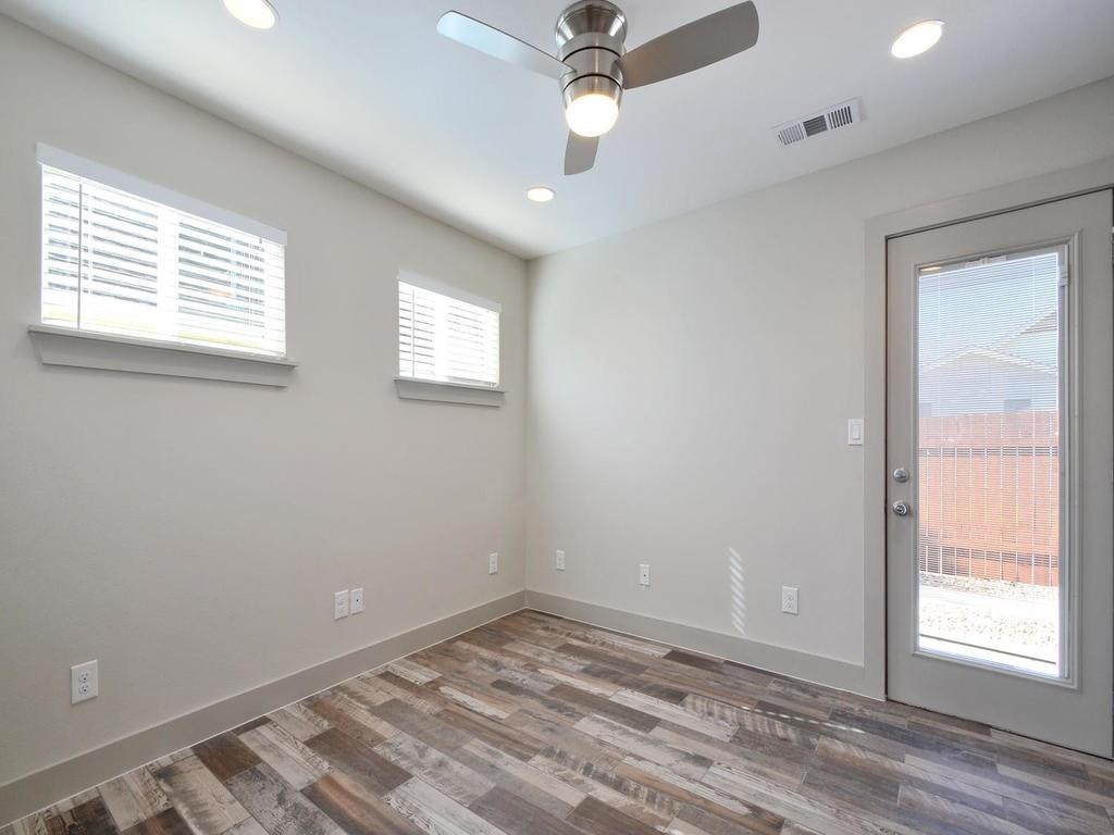3141 E 12th St #c Property Photo 9