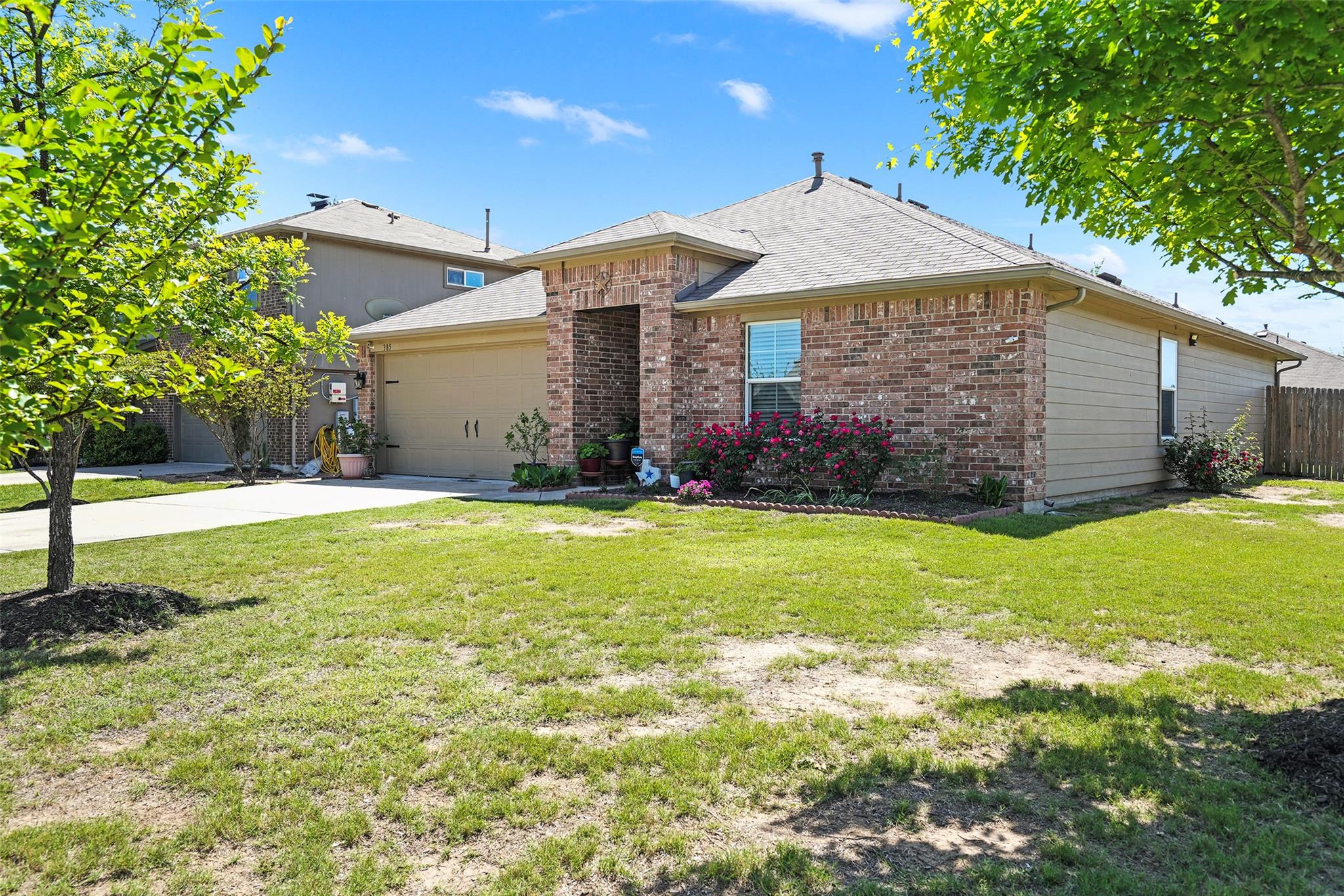385 Zarya Property Photo