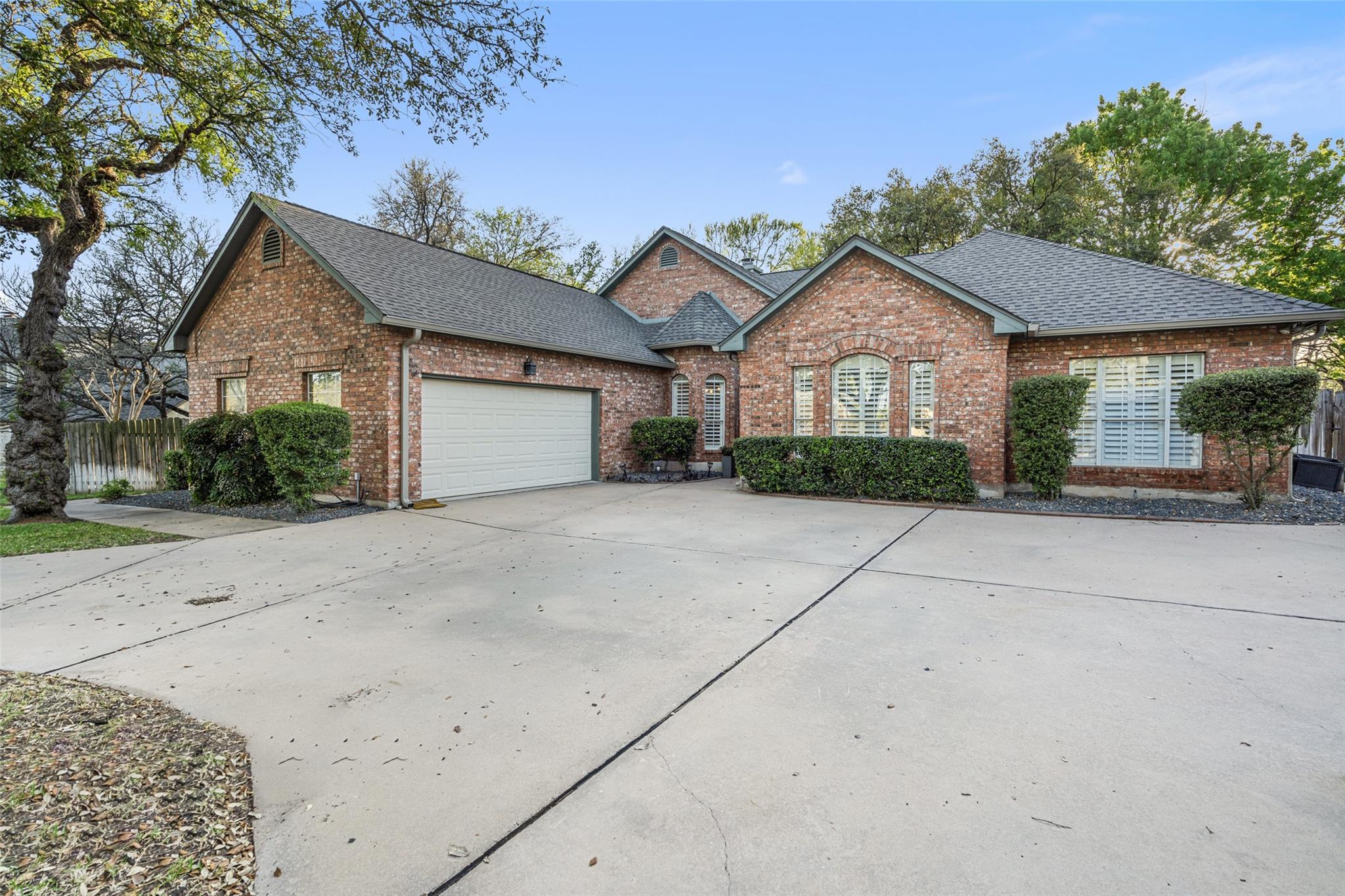 1708 Possum Trot St Property Photo