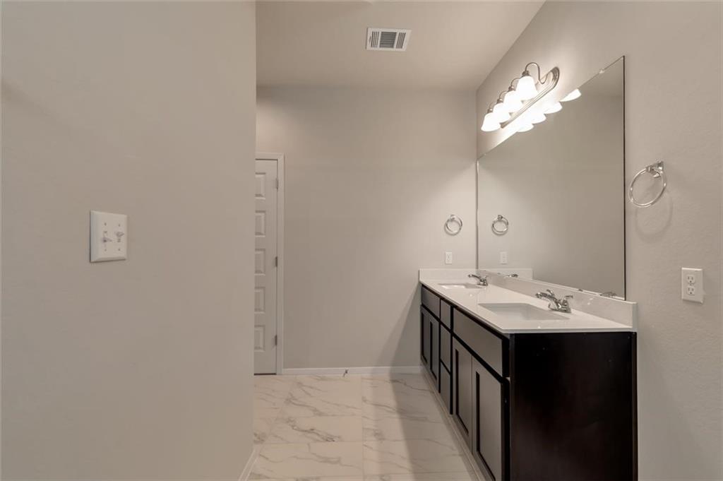 121 Heather Glen Way Property Photo 18