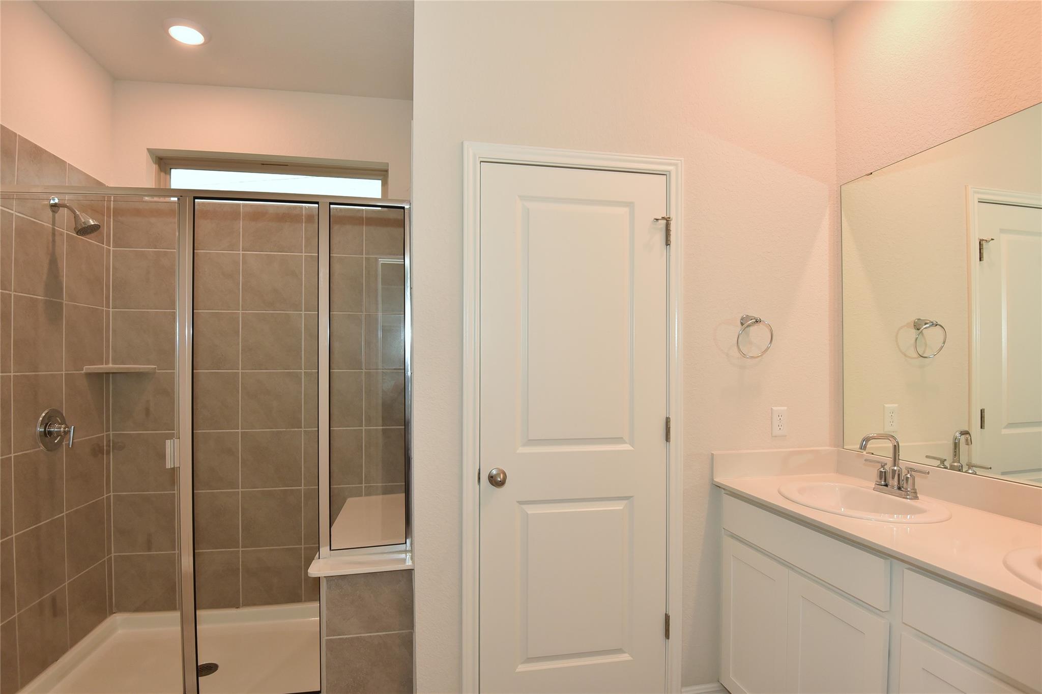 241 Serpens St Property Photo 10