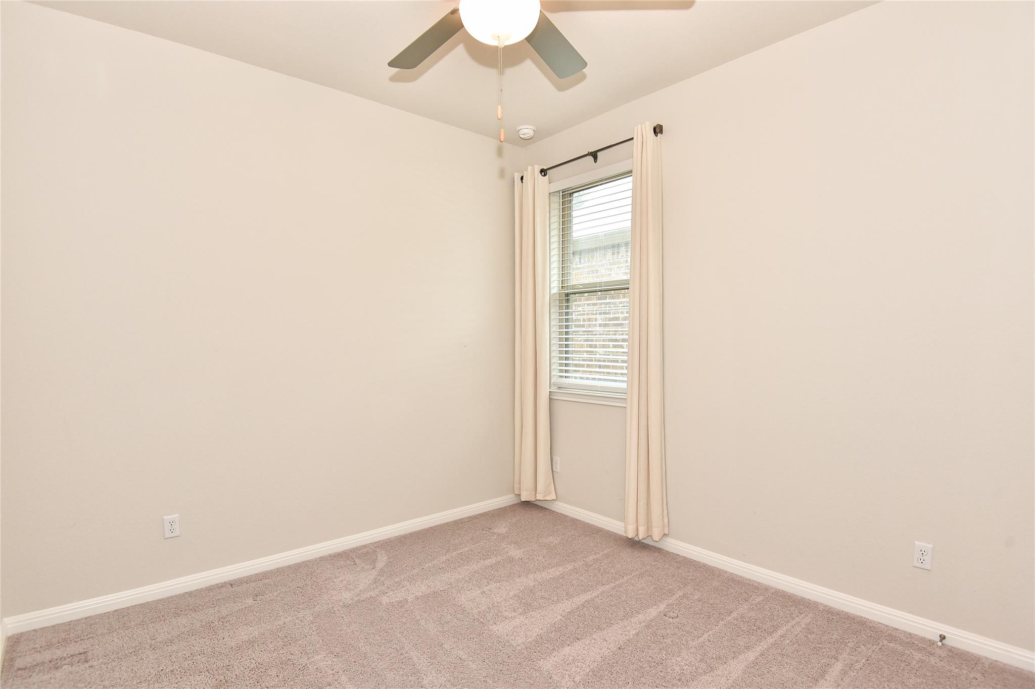241 Serpens St Property Photo 11