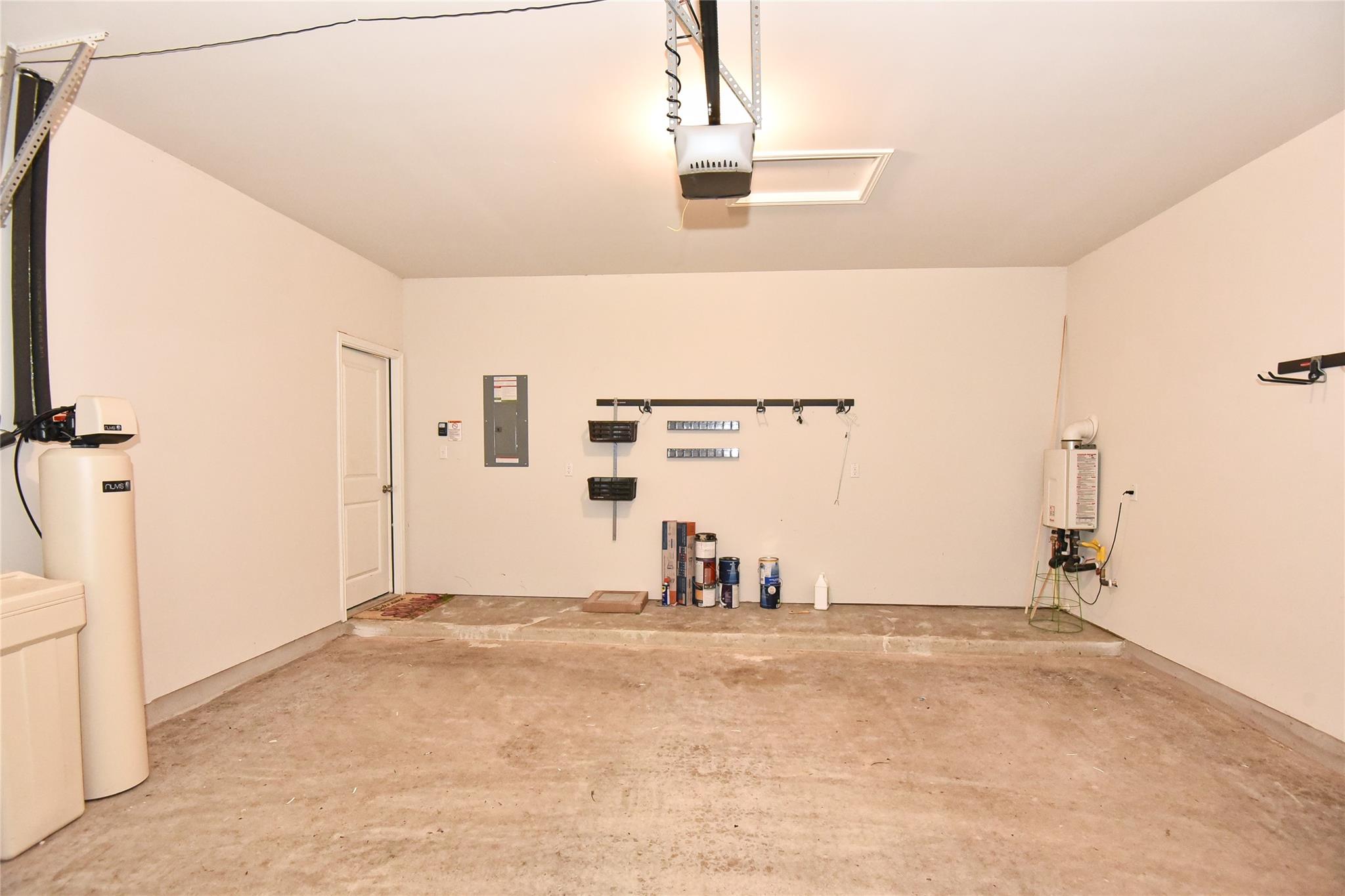 241 Serpens St Property Photo 15