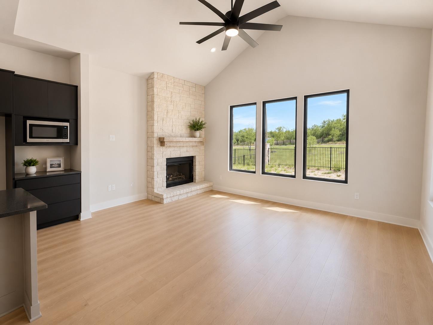 711 N Paleface Ranch Rd #4 Property Photo 3