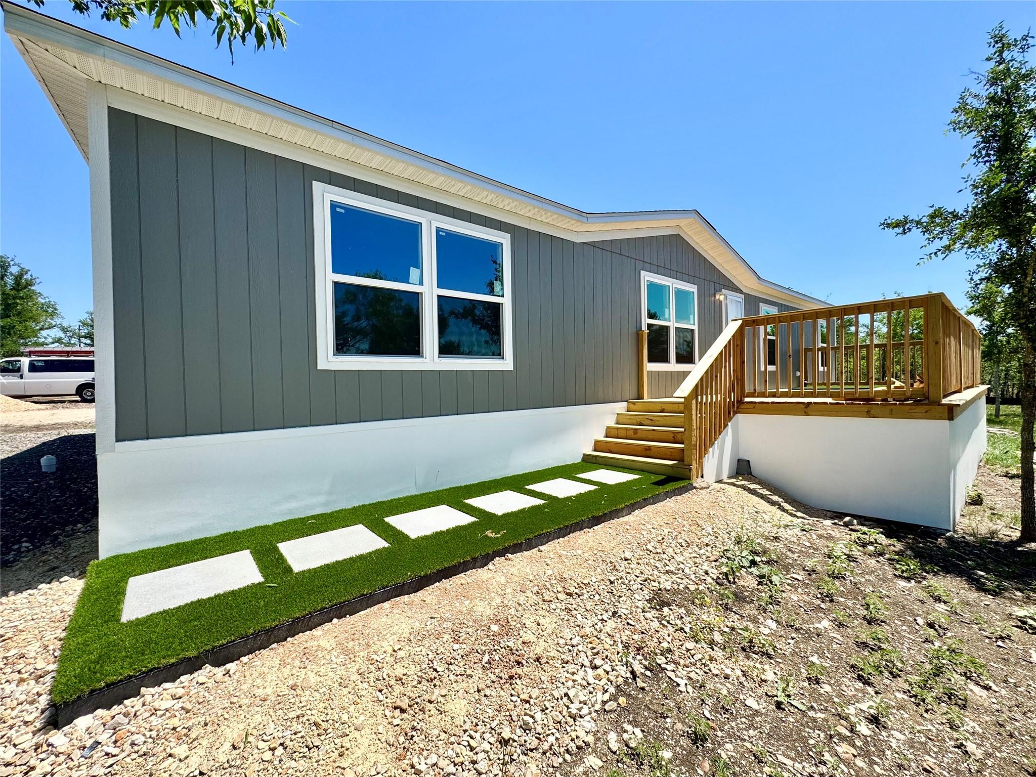 229 Tulipan Ln Property Photo 1