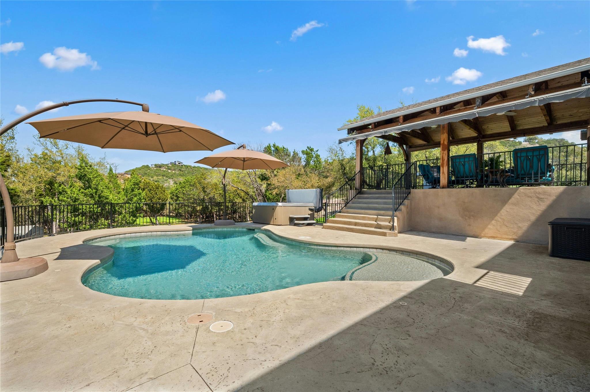 8132 Beauregard Dr Property Photo