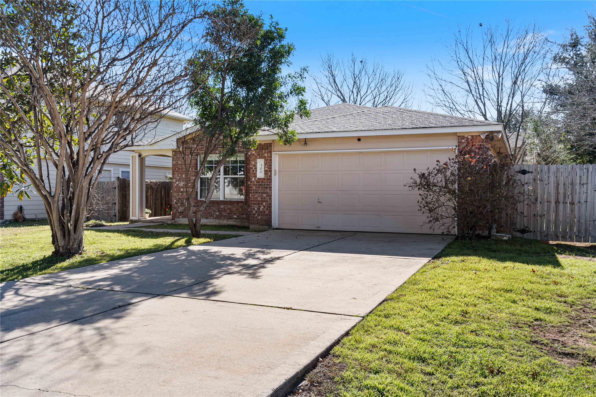 300 Carolyns Way Property Photo