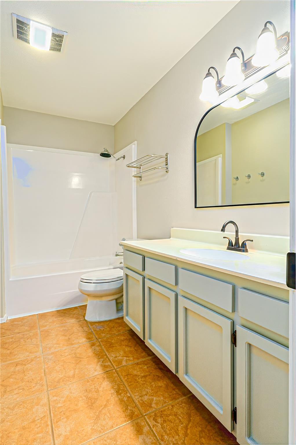 5608 Cougar Dr #118 Property Photo 10