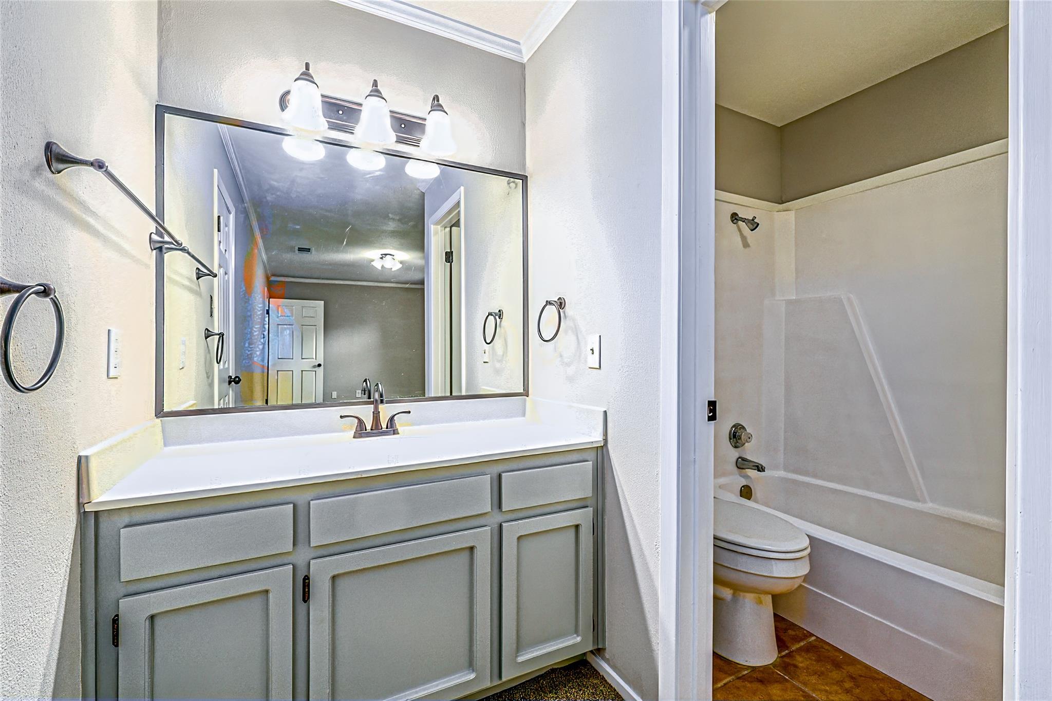 5608 Cougar Dr #118 Property Photo 14