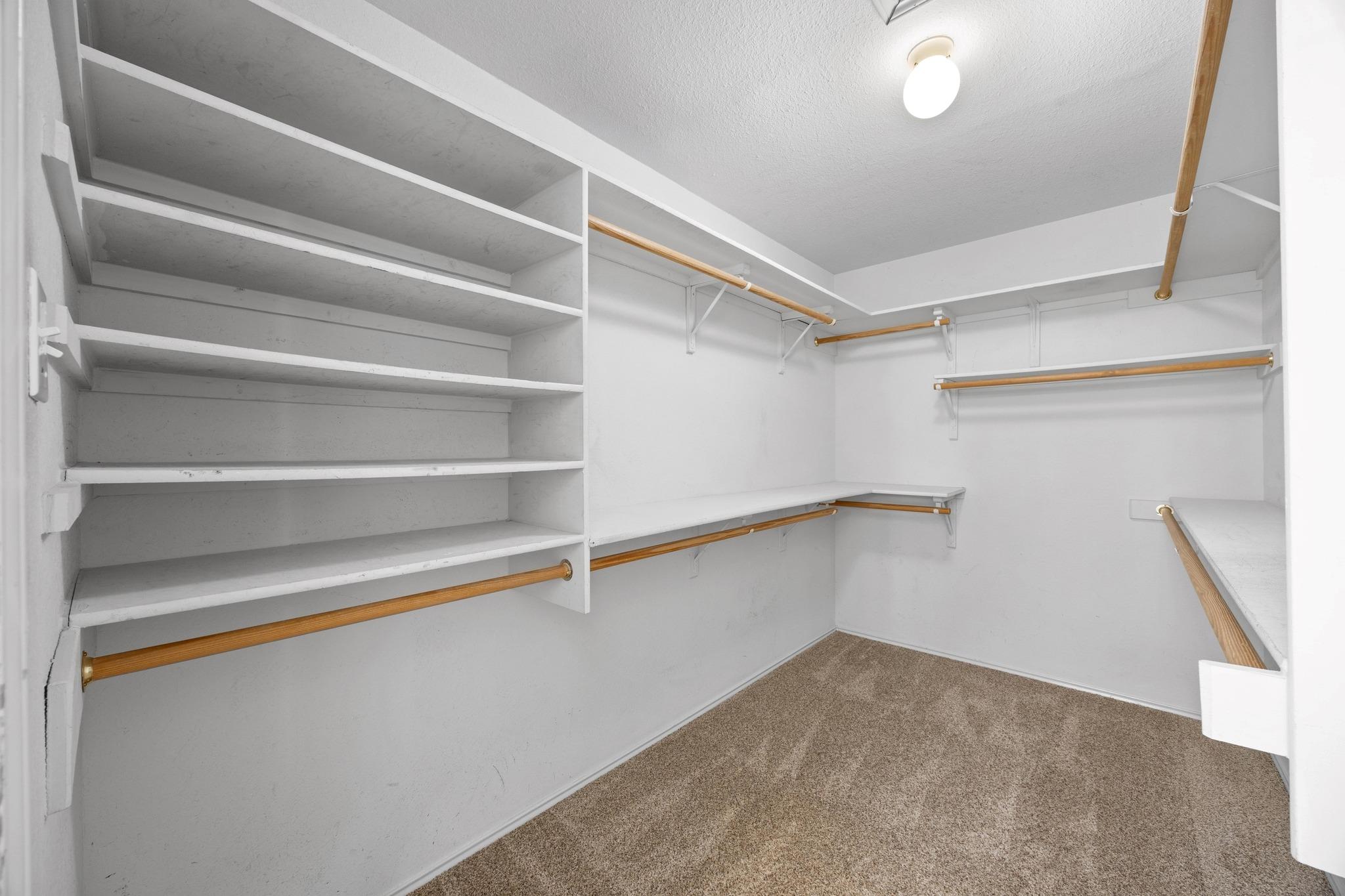2215 Granger Ln Property Photo 21