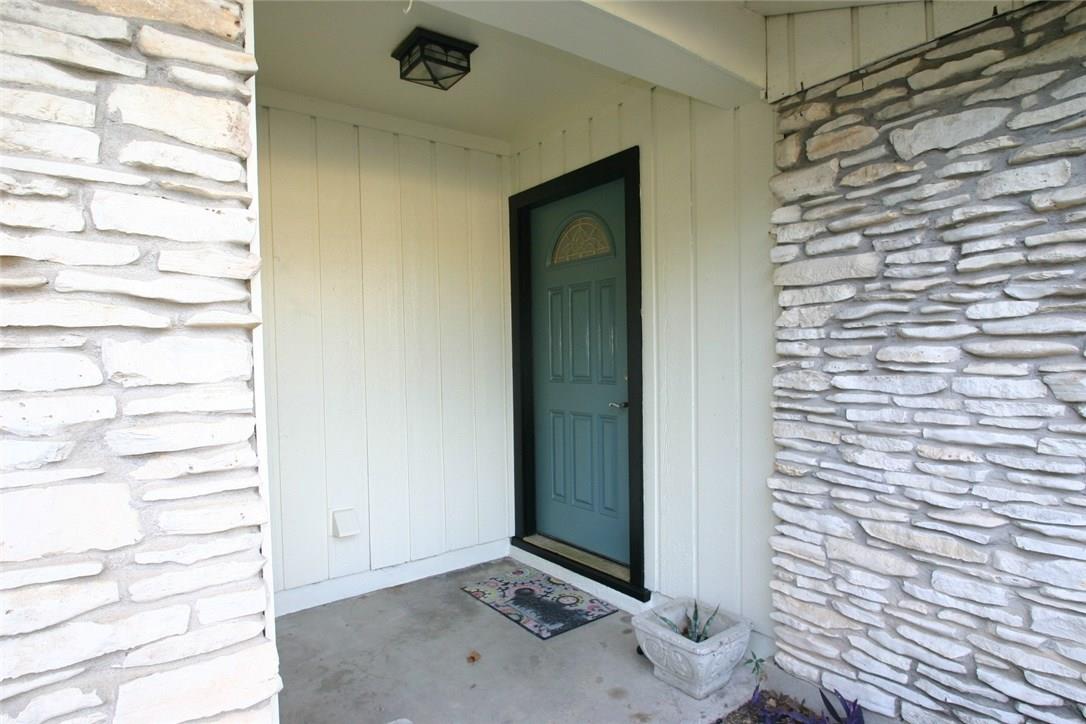 6702 Isabelle Dr Property Photo 2